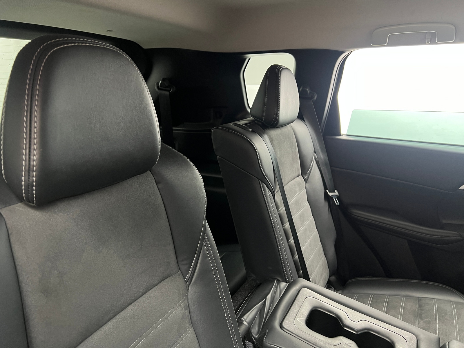 Thumbnail: 2023 Mitsubishi Outlander - 5