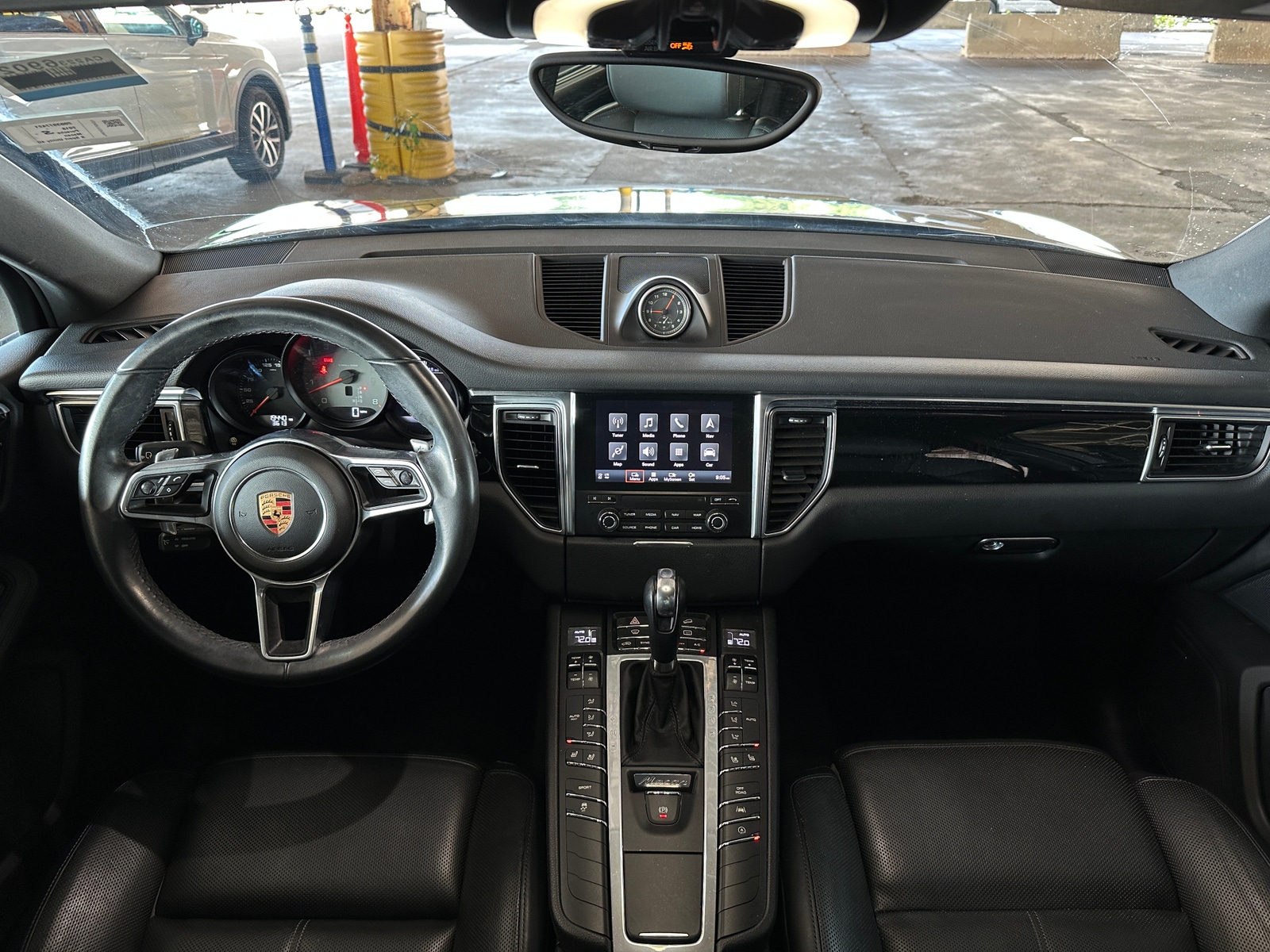Thumbnail: 2018 Porsche Macan - 2