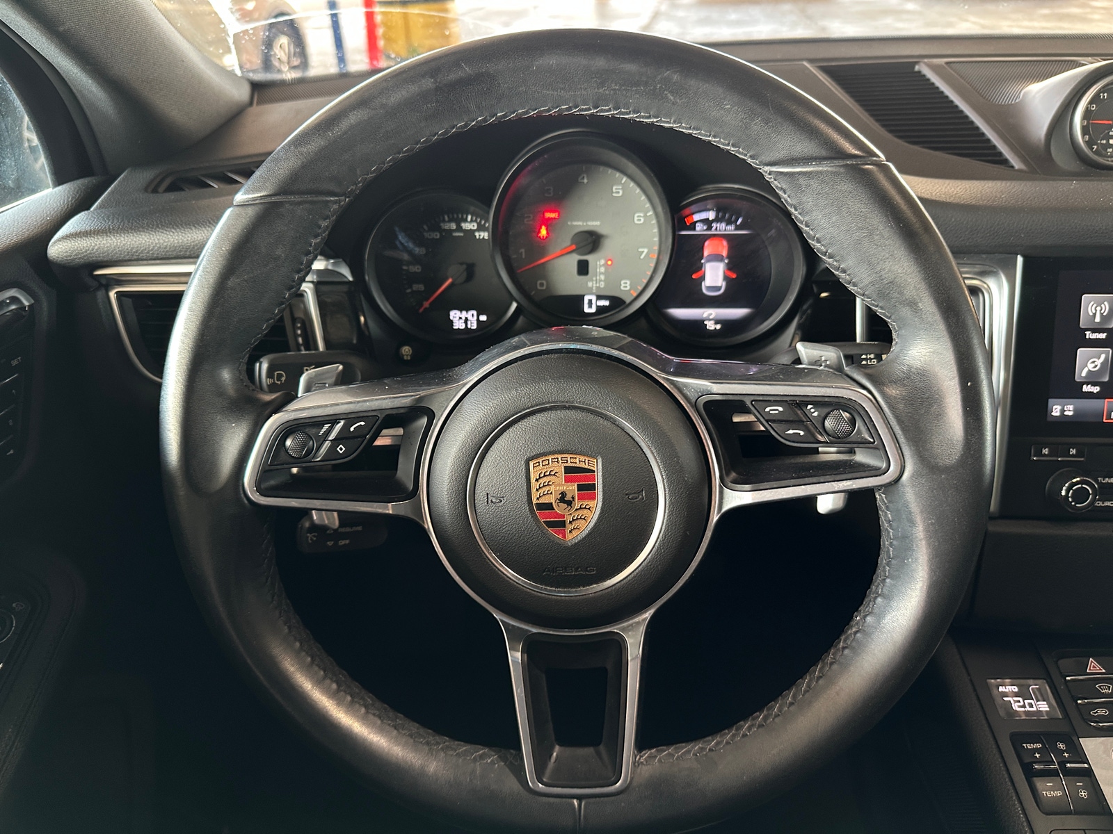 Thumbnail: 2018 Porsche Macan - 4