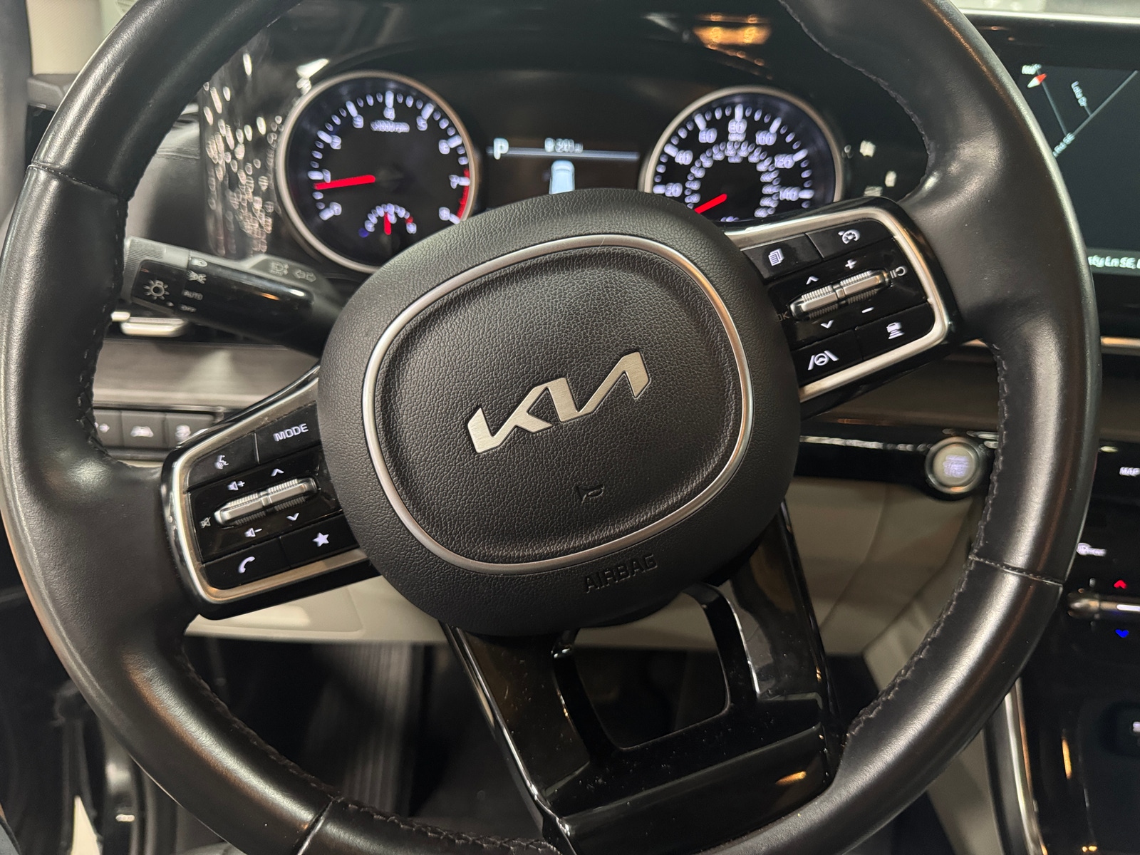Thumbnail: 2022 Kia Carnival - 4