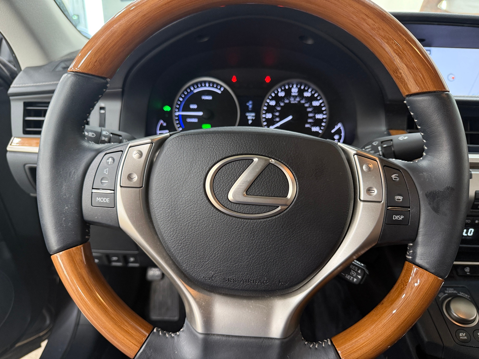 Thumbnail: 2015 Lexus ES - 4