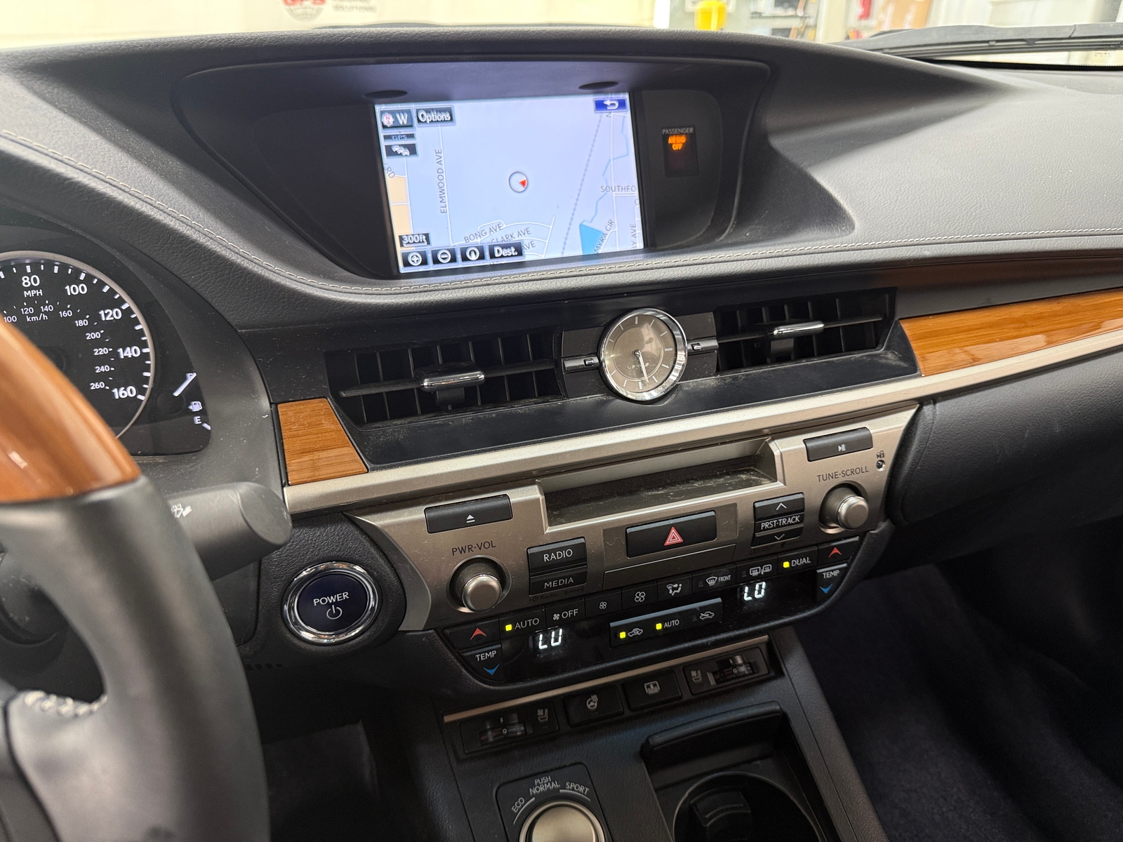 Thumbnail: 2015 Lexus ES - 3