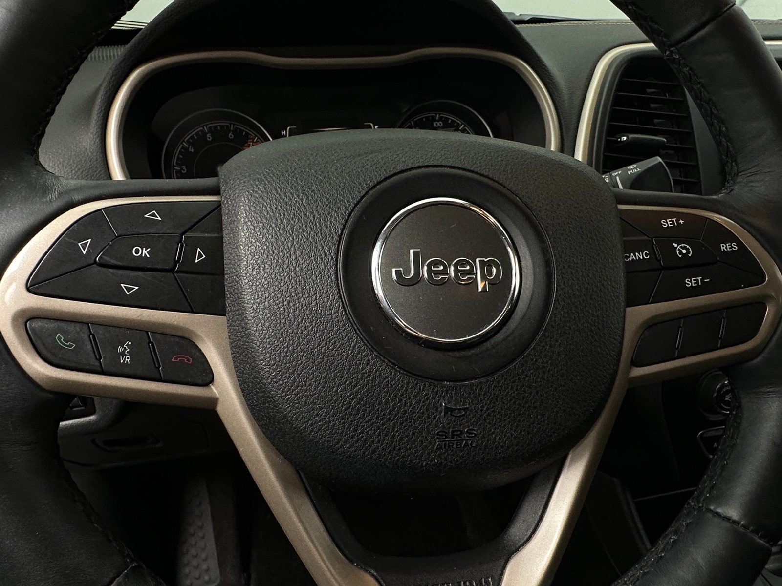 Thumbnail: 2017 Jeep Cherokee - 5