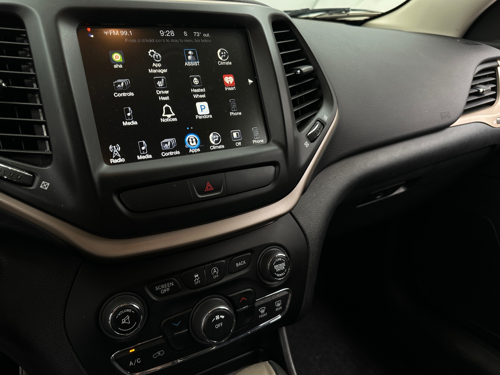 Thumbnail: 2017 Jeep Cherokee - 4