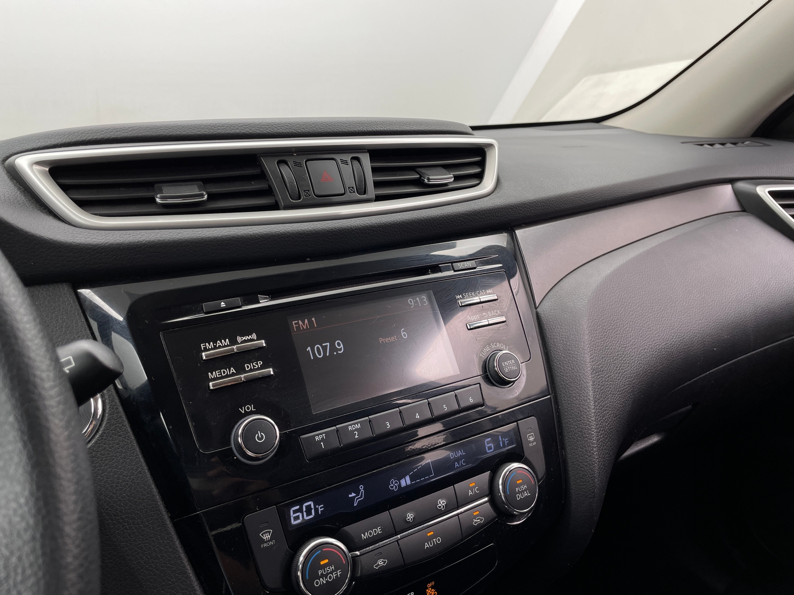 Thumbnail: 2015 Nissan Rogue - 4