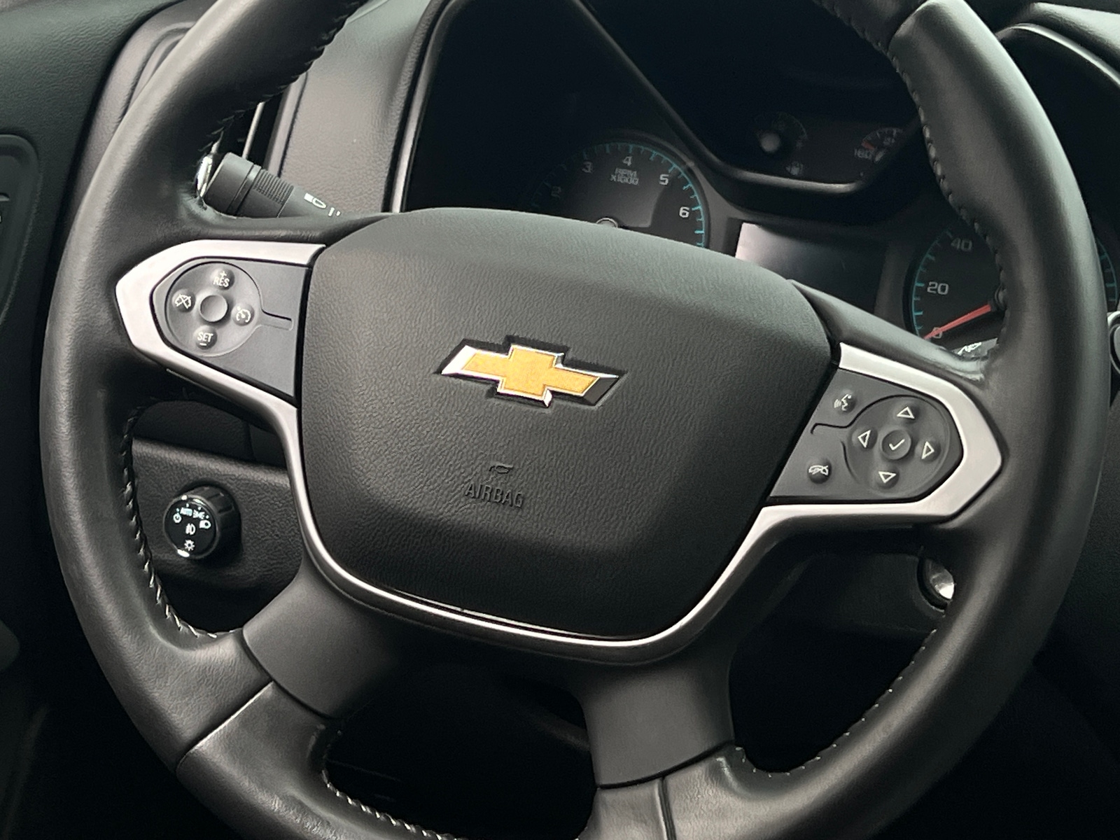 Thumbnail: 2021 Chevrolet Colorado - 5