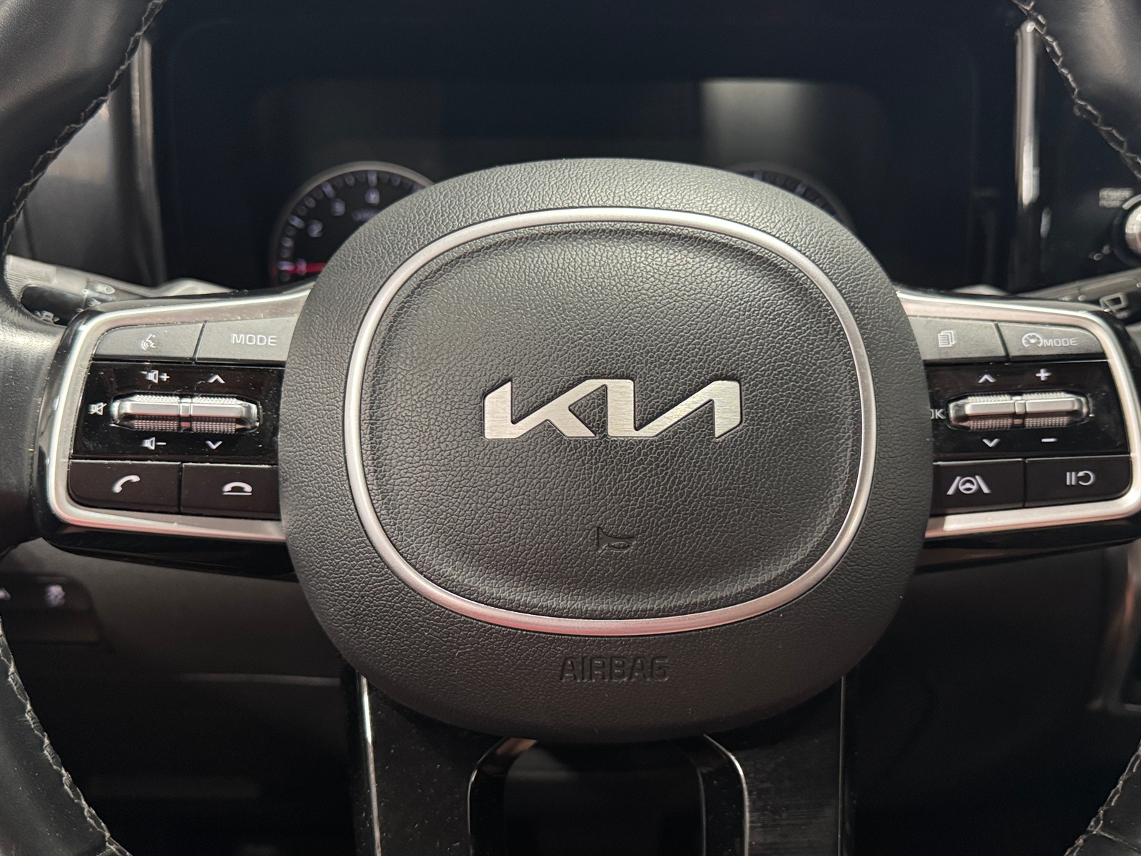 Thumbnail: 2022 Kia Sorento - 4