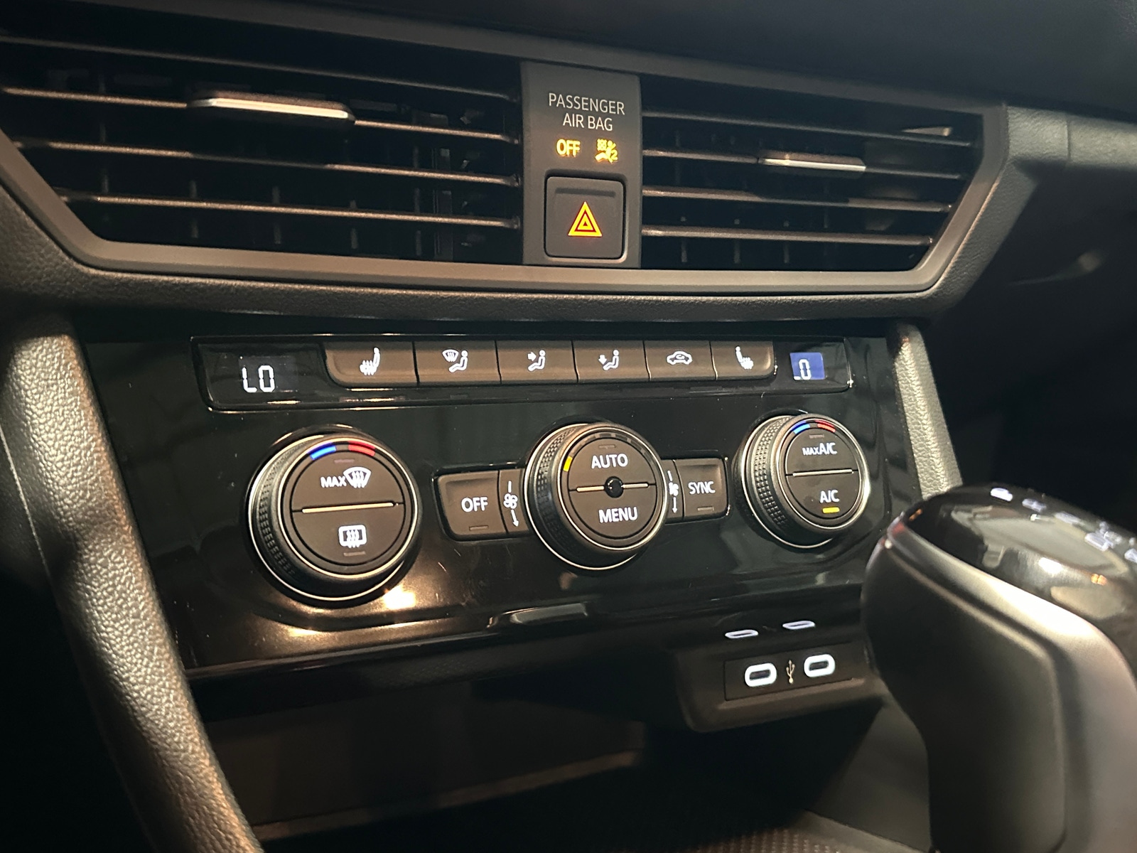 Thumbnail: 2024 Volkswagen Jetta - 3