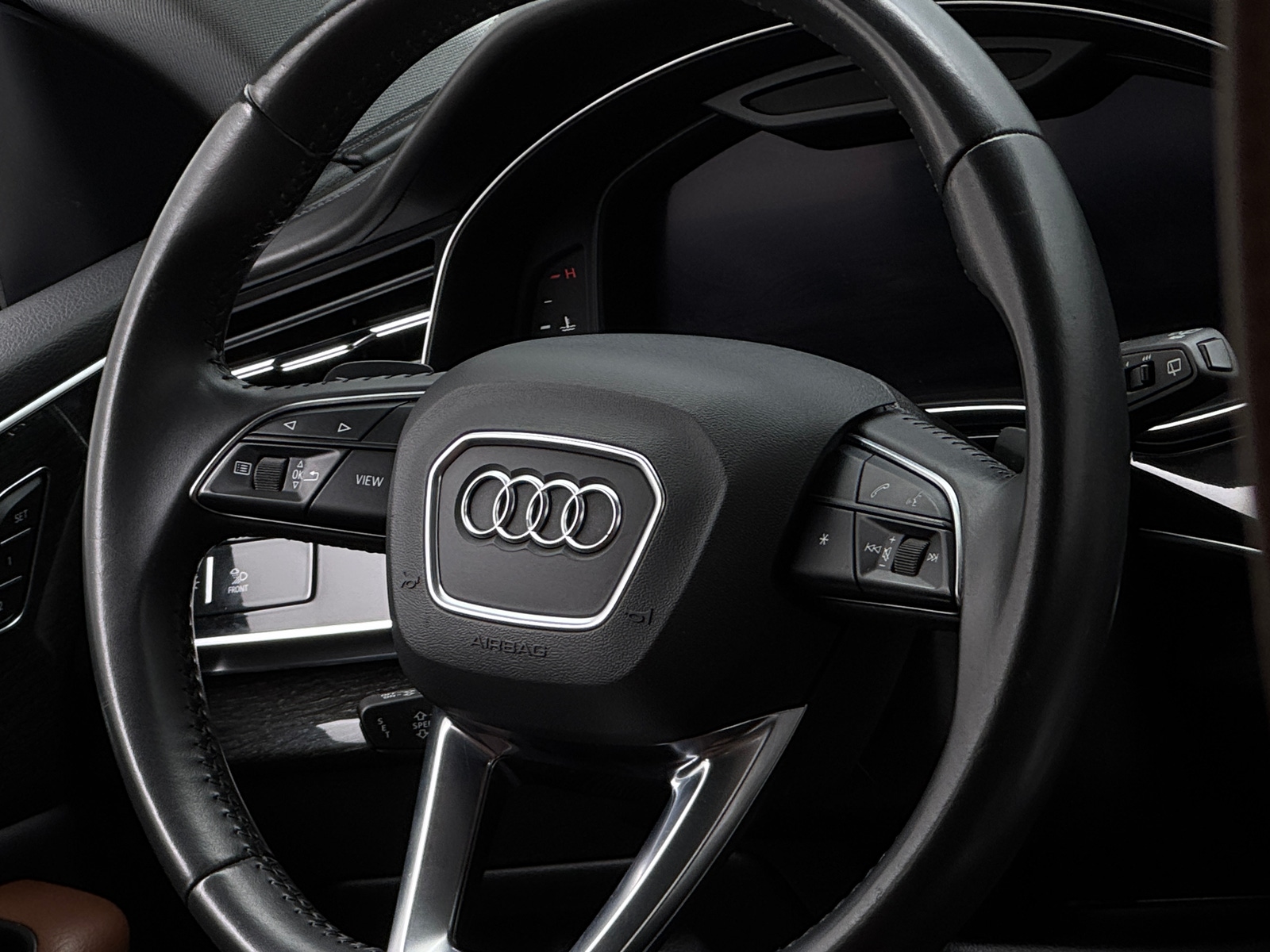 Thumbnail: 2020 Audi Q8 - 4