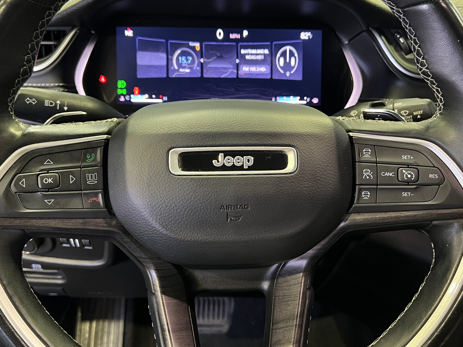 Thumbnail: 2022 Jeep Grand Cherokee L - 4