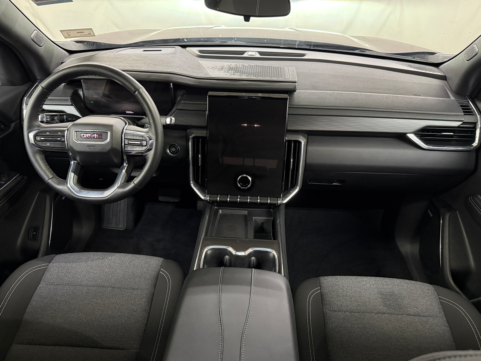 Thumbnail: 2025 GMC Acadia - 3