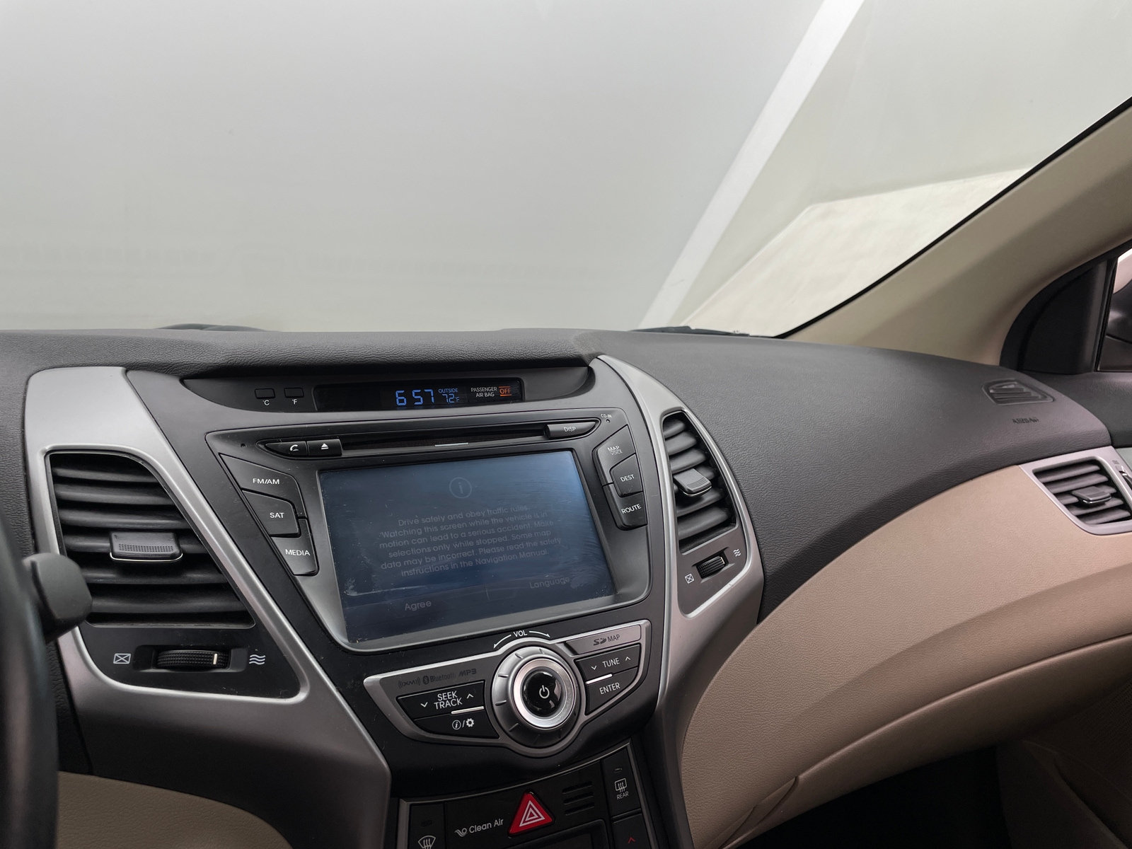 Thumbnail: 2015 Hyundai Elantra - 3