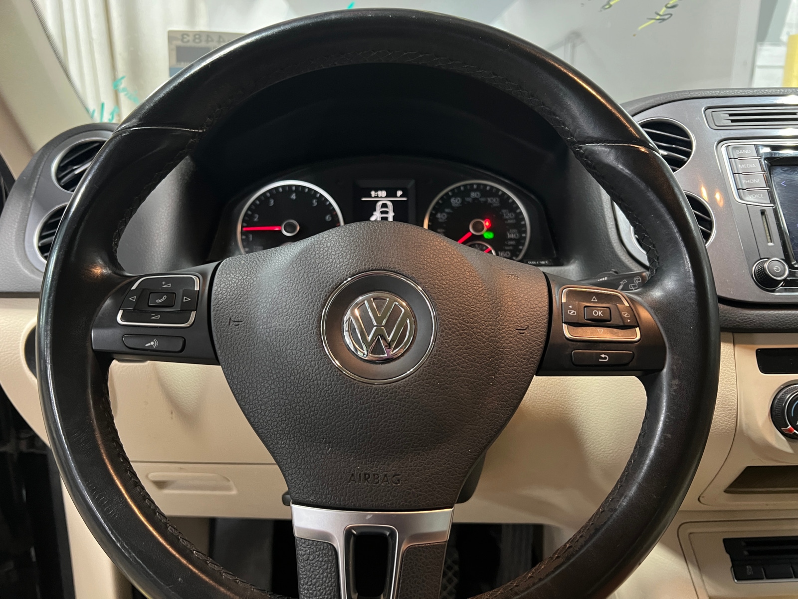Thumbnail: 2017 Volkswagen Tiguan - 5