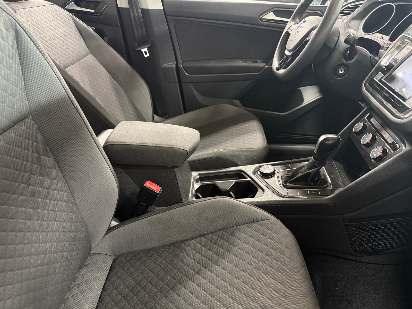 Thumbnail: 2018 Volkswagen Tiguan - 2