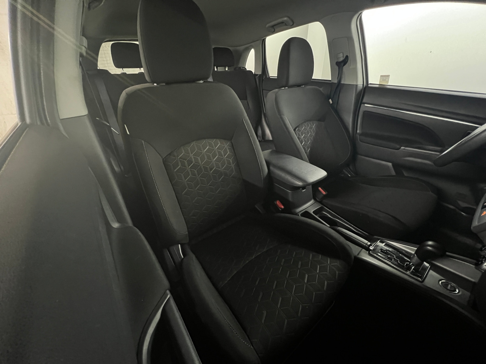 Thumbnail: 2020 Mitsubishi Outlander Sport - 2