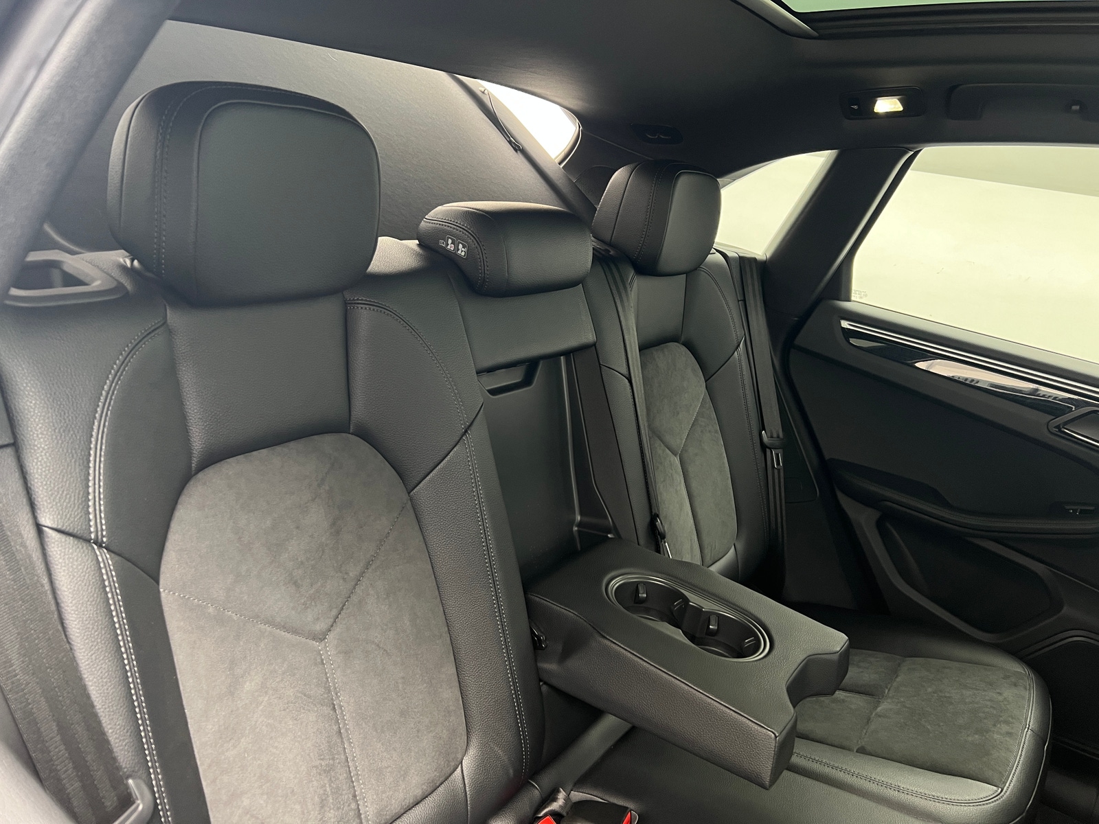 Thumbnail: 2018 Porsche Macan - 6