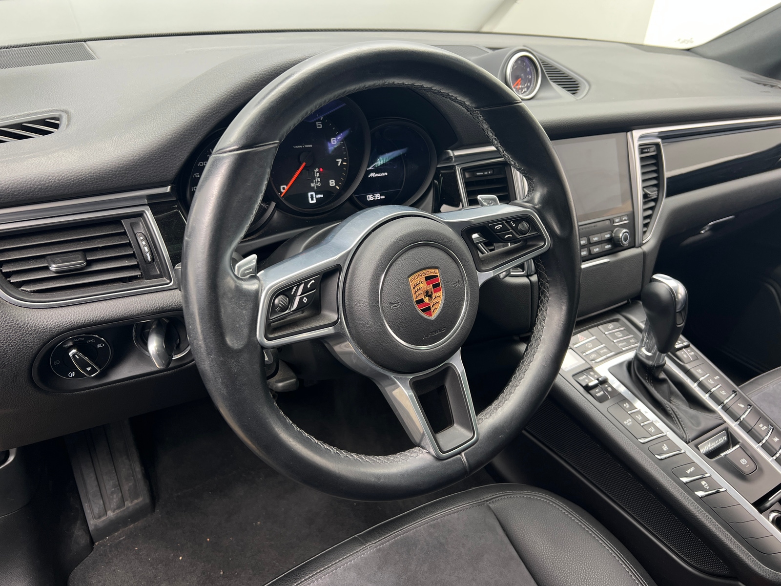 Thumbnail: 2018 Porsche Macan - 5