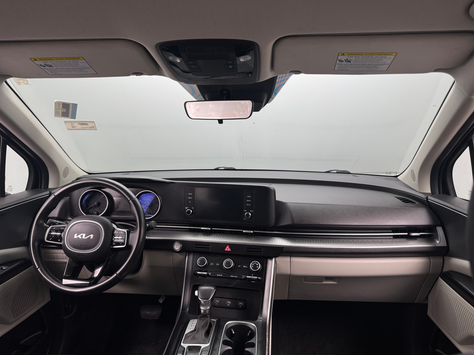 Thumbnail: 2022 Kia Carnival - 3