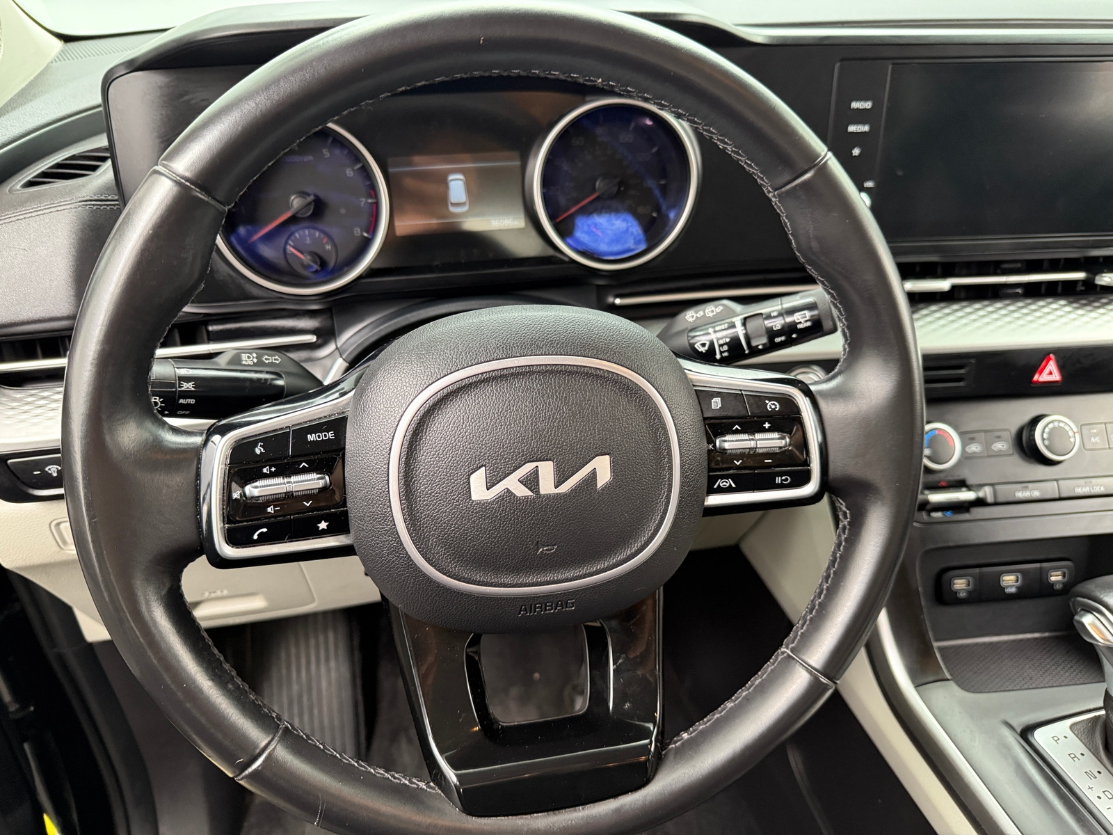 Thumbnail: 2022 Kia Carnival - 5