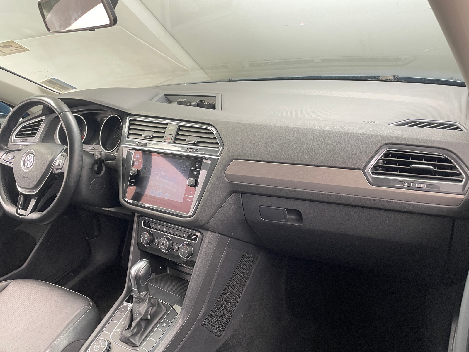 Thumbnail: 2019 Volkswagen Tiguan - 2