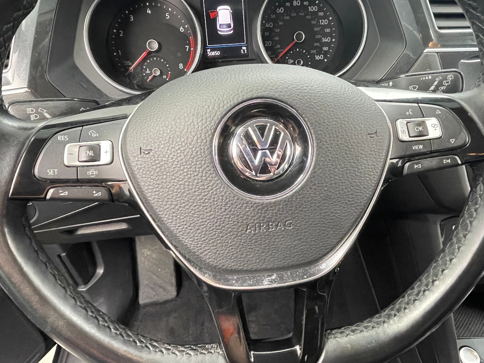 Thumbnail: 2019 Volkswagen Tiguan - 4