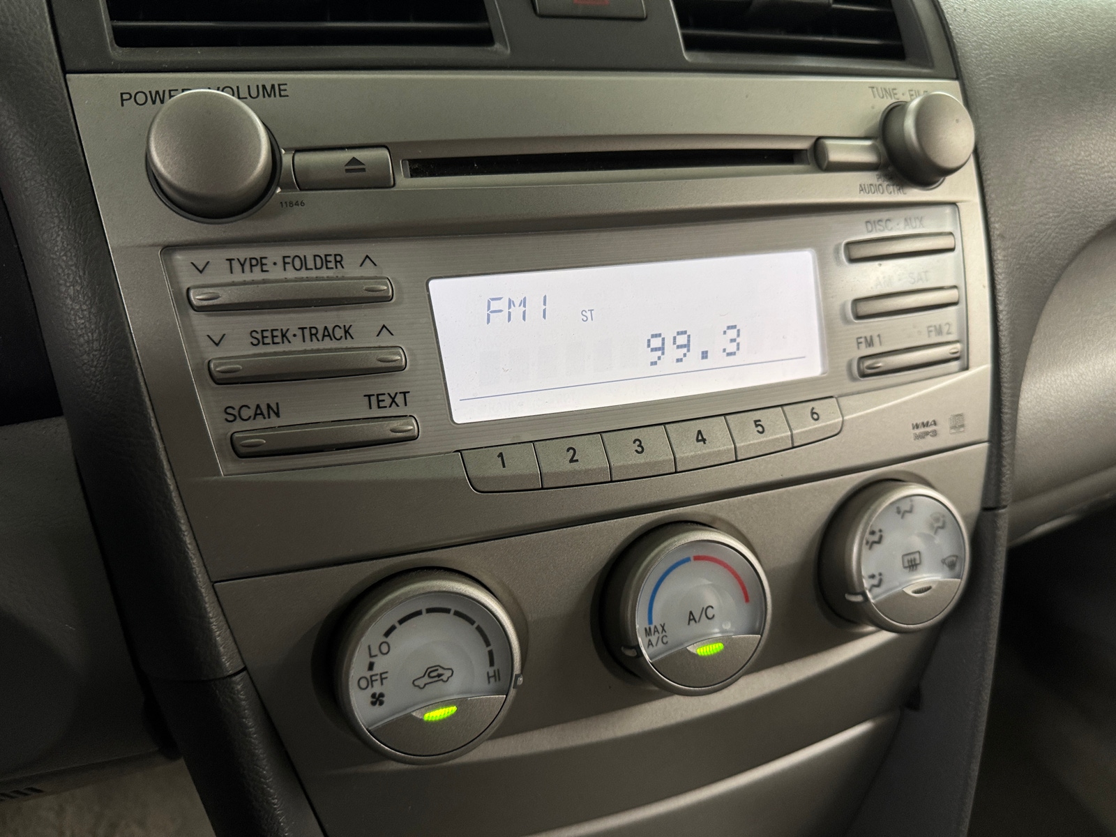 Thumbnail: 2011 Toyota Camry - 4