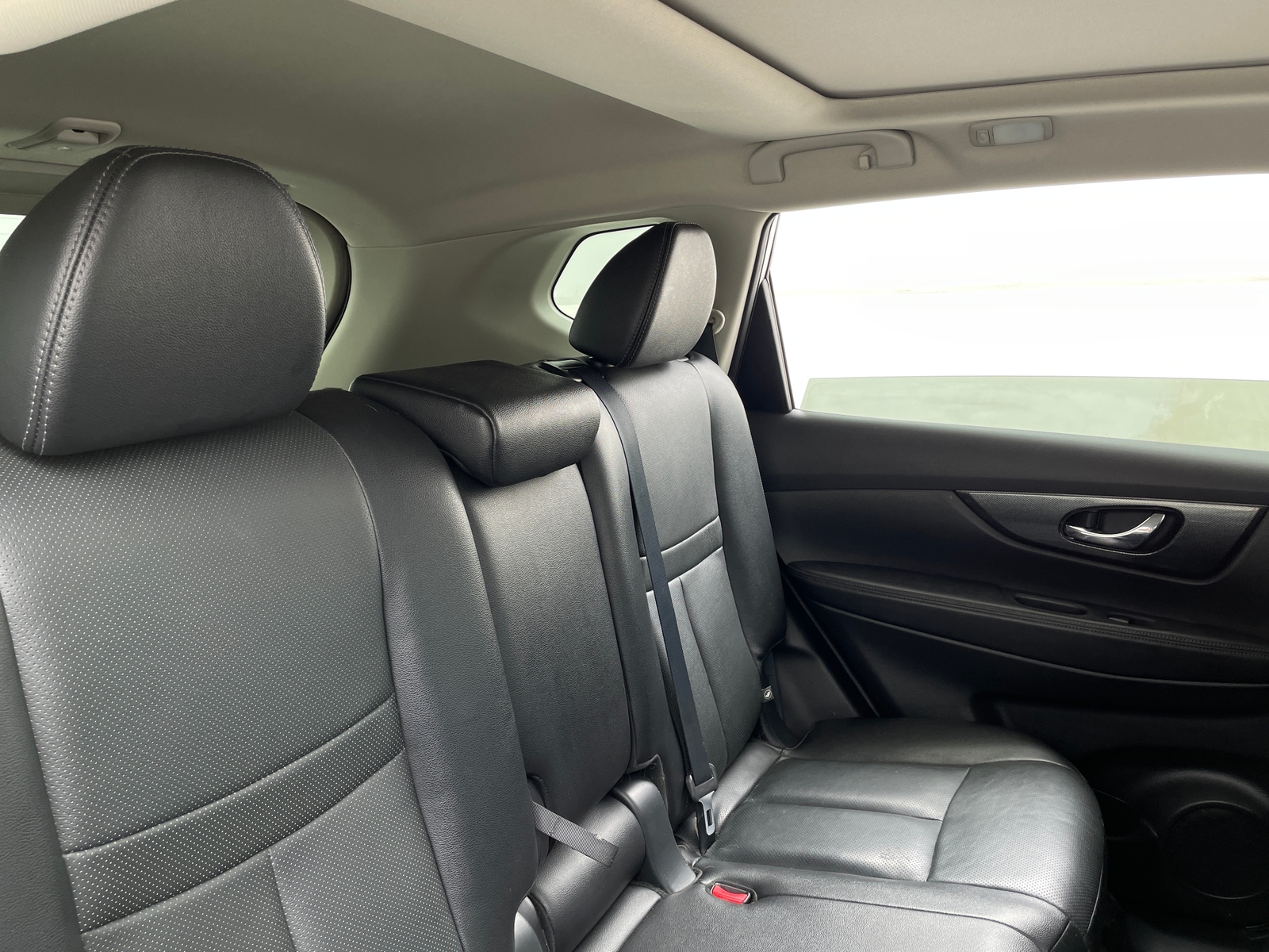 Thumbnail: 2016 Nissan Rogue - 5