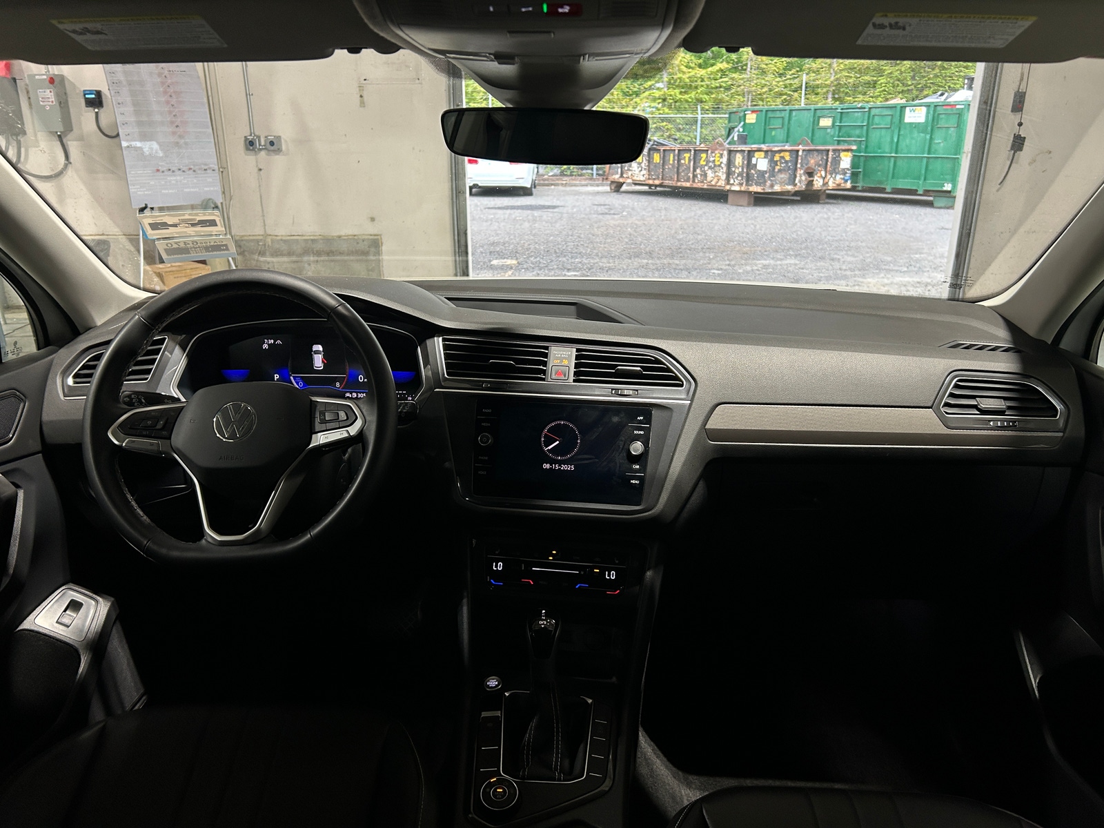 Thumbnail: 2024 Volkswagen Tiguan - 2