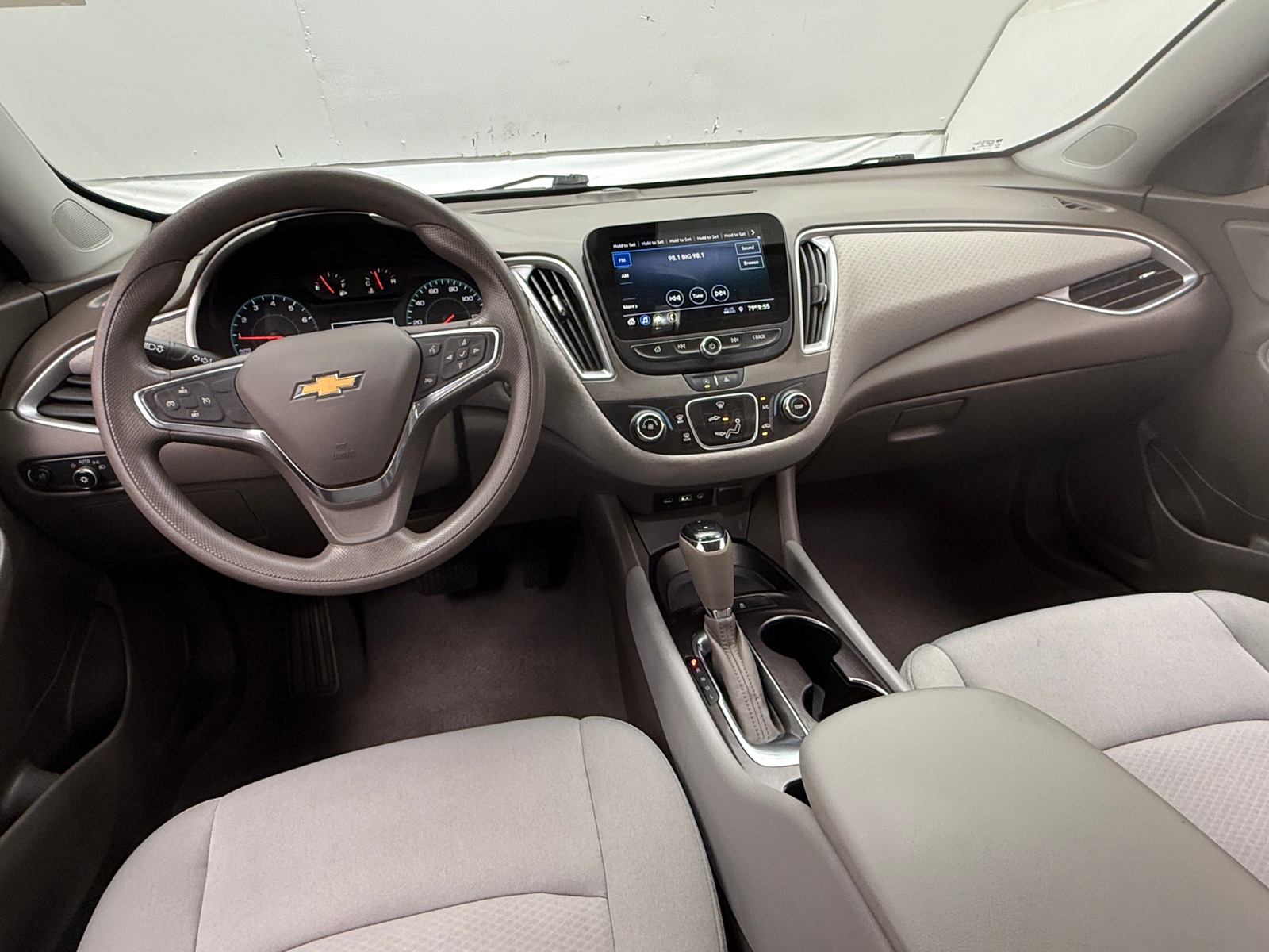 Thumbnail: 2020 Chevrolet Malibu - 3