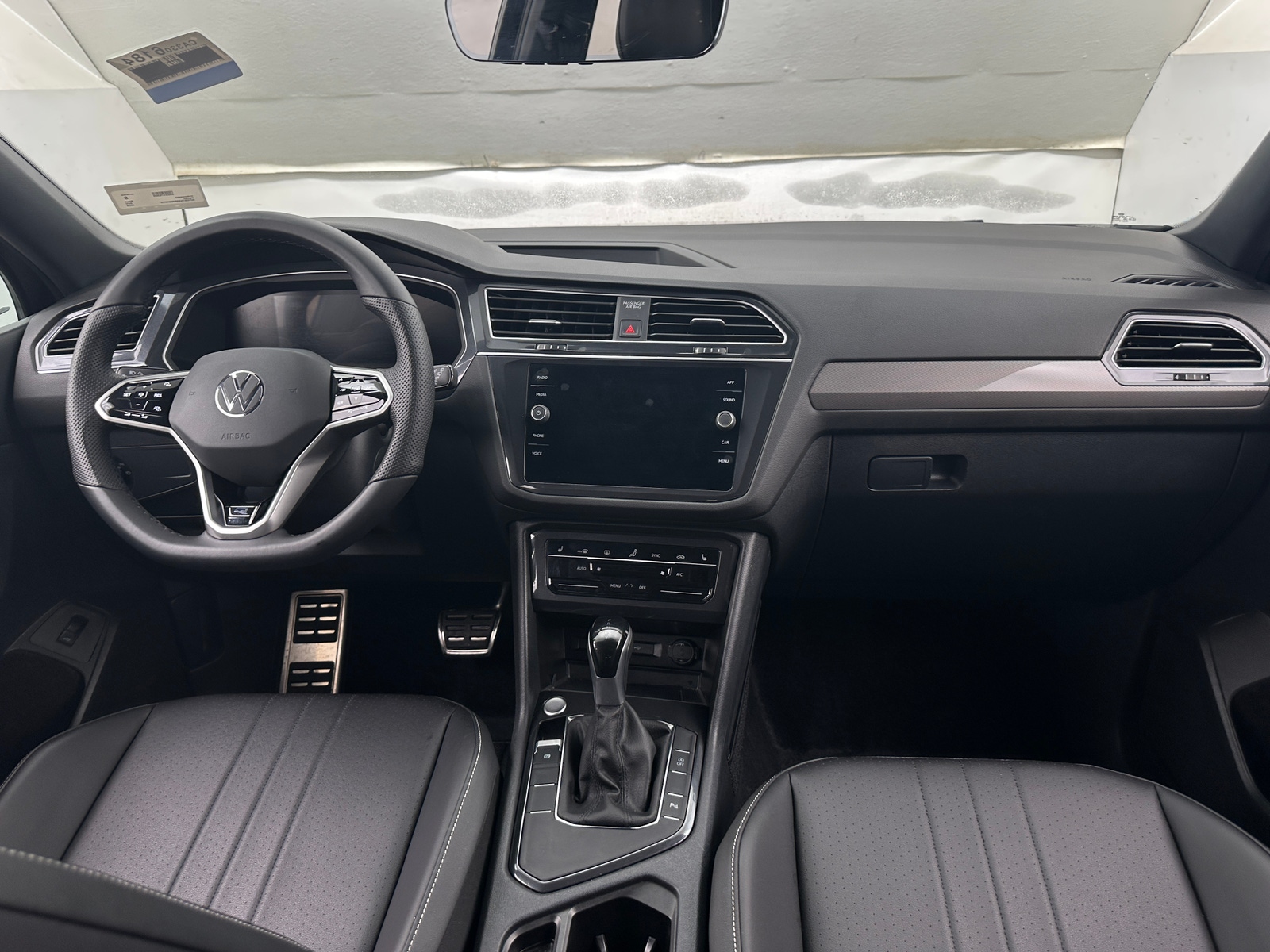 Thumbnail: 2024 Volkswagen Tiguan - 2