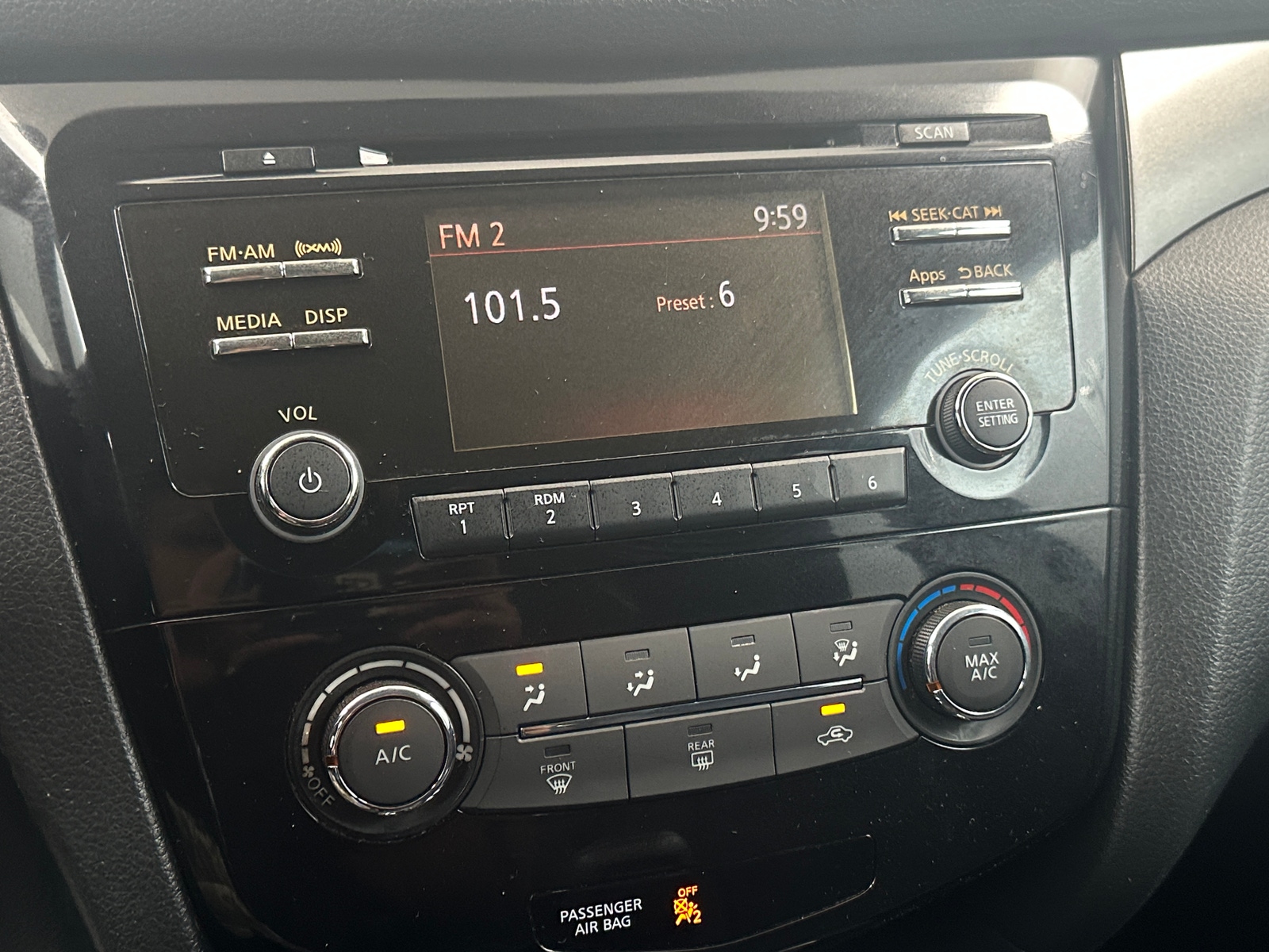 Thumbnail: 2016 Nissan Rogue - 4