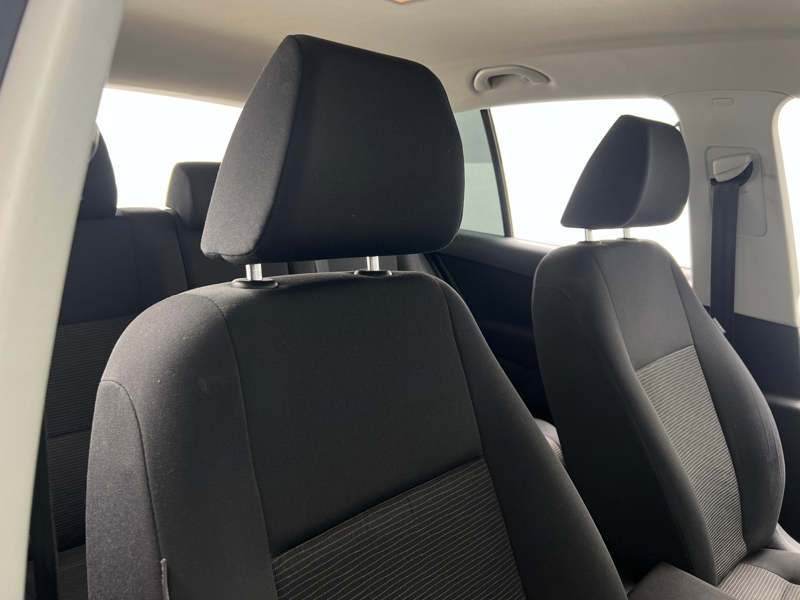 Thumbnail: 2018 Volkswagen Tiguan - 2
