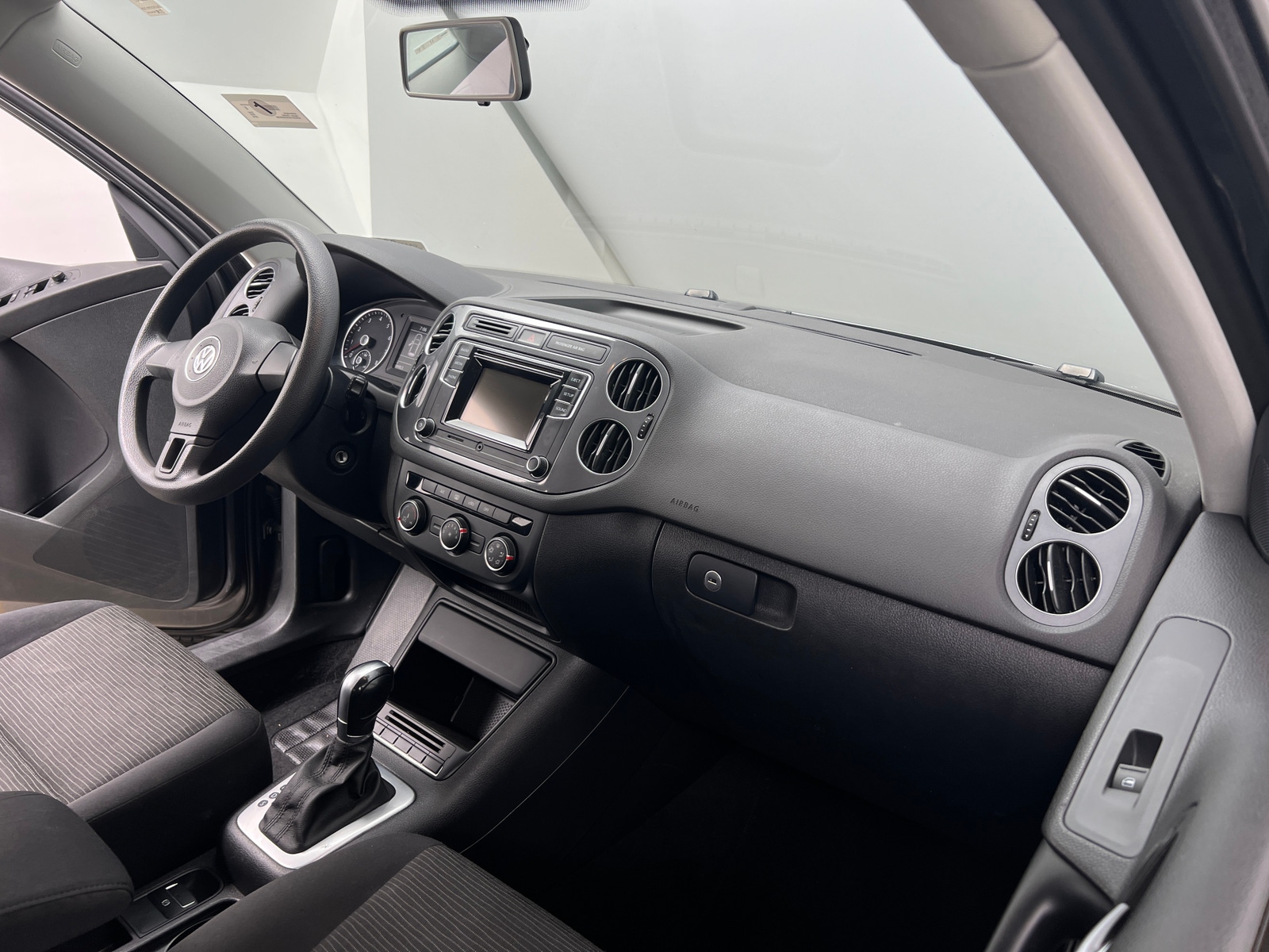 Thumbnail: 2018 Volkswagen Tiguan - 3
