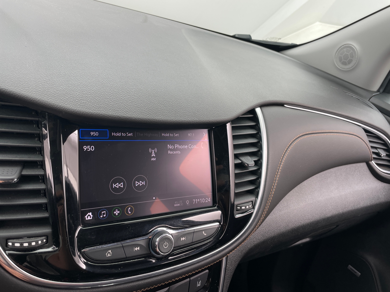 Thumbnail: 2020 Chevrolet Trax - 3