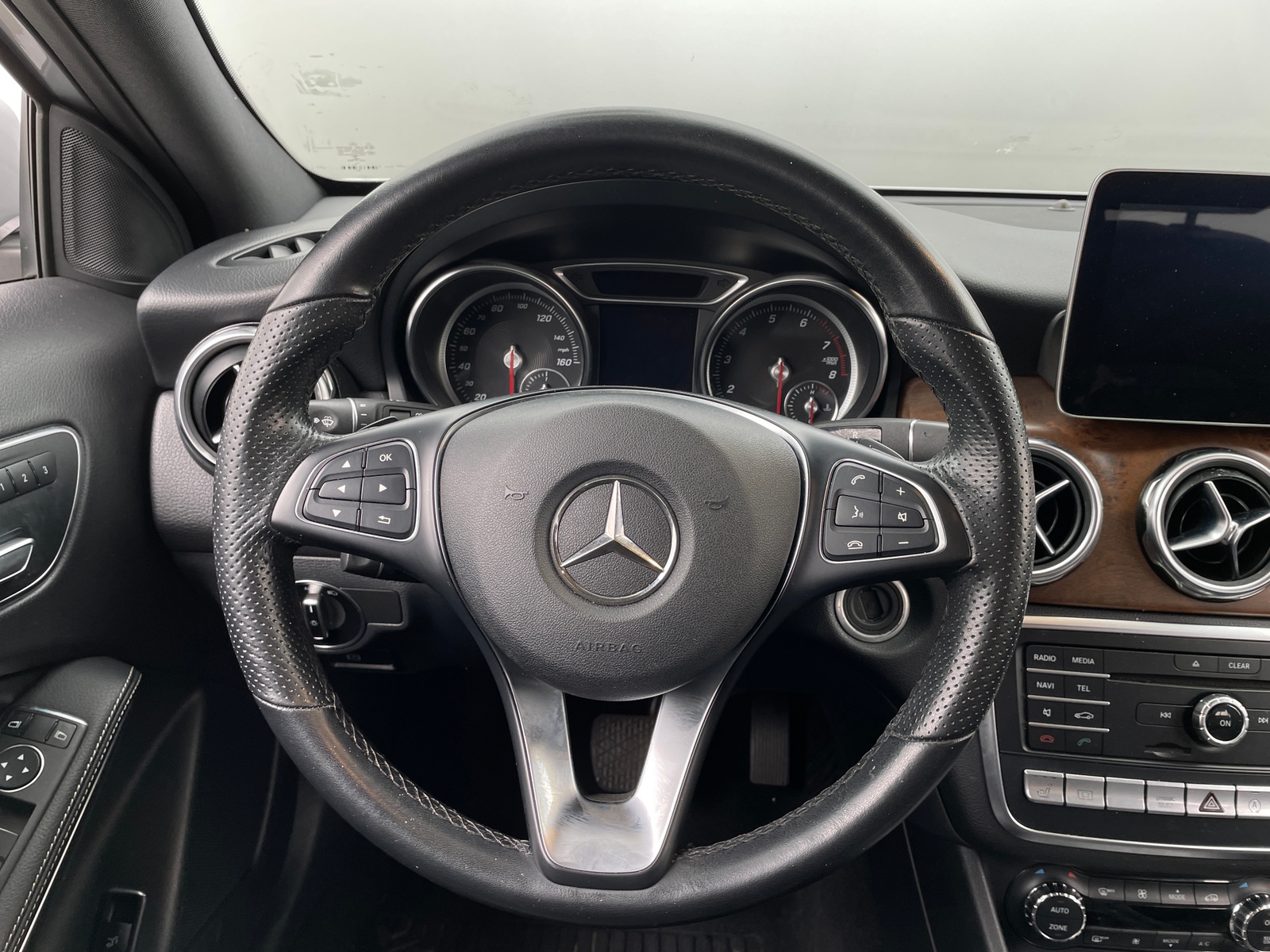 Thumbnail: 2019 Mercedes-Benz GLA - 4