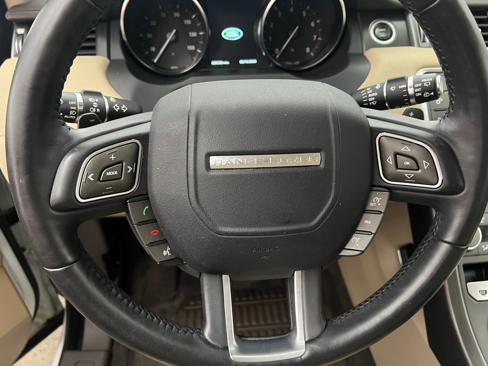 Thumbnail: 2019 Land Rover Range Rover Evoque - 4