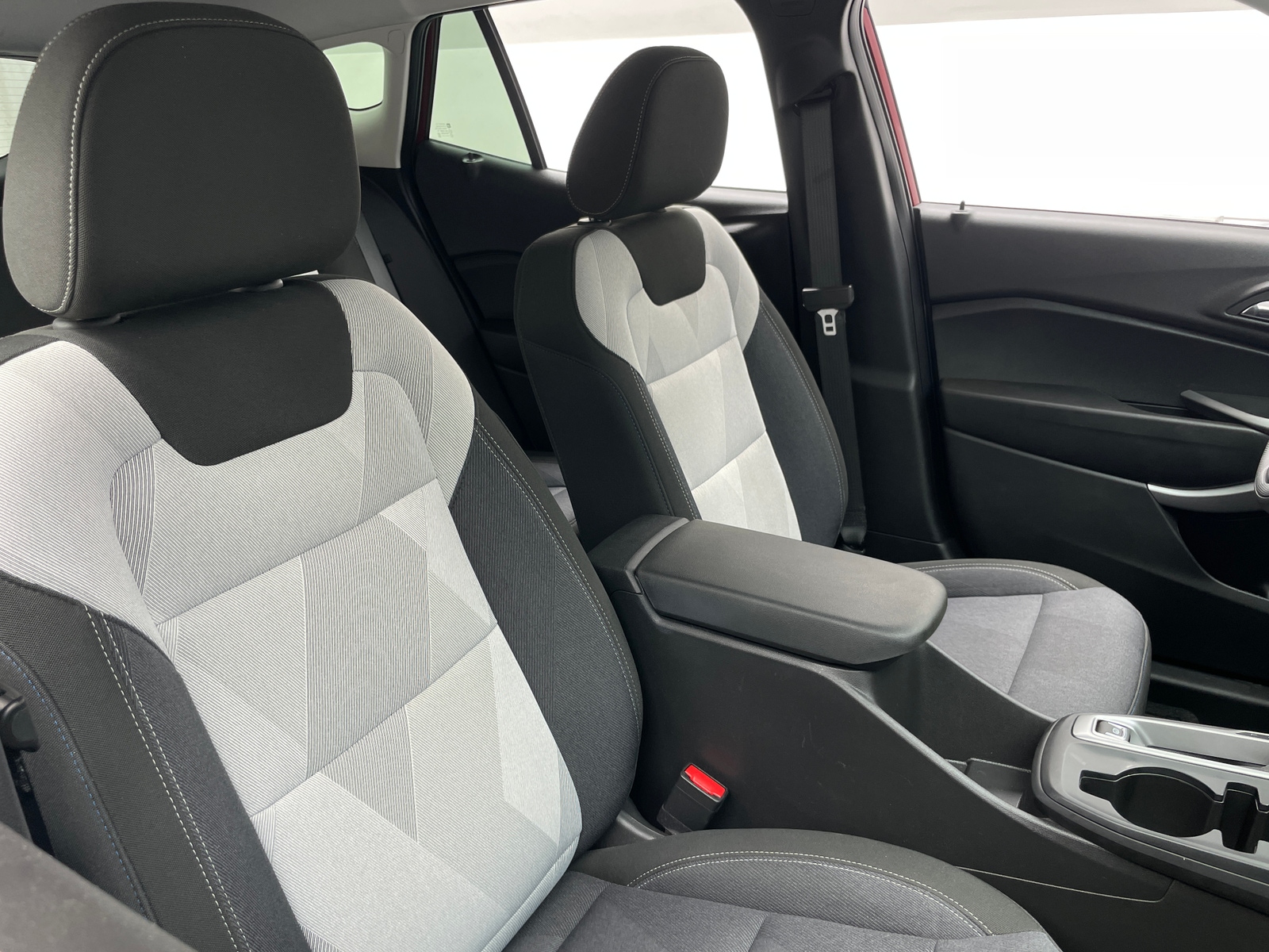 Thumbnail: 2025 Chevrolet Trax - 2