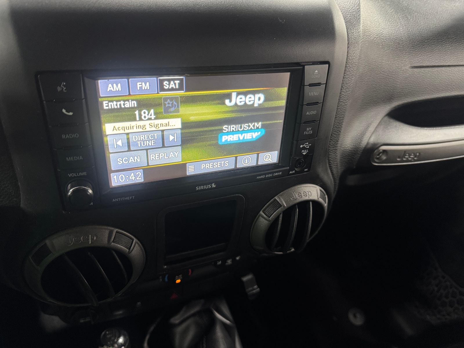 Thumbnail: 2017 Jeep Wrangler - 4