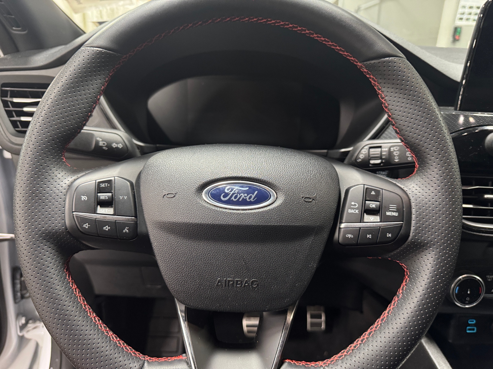 Thumbnail: 2023 Ford Escape - 5