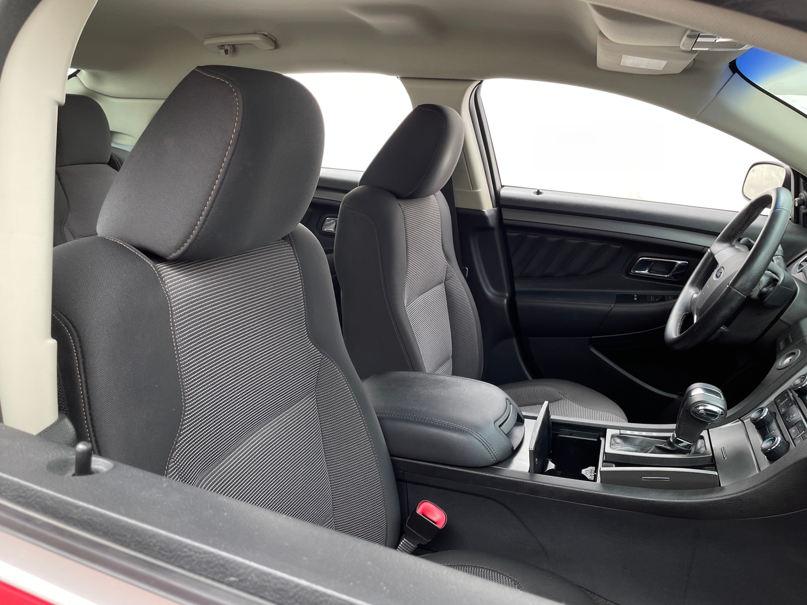 Thumbnail: 2011 Ford Taurus - 2
