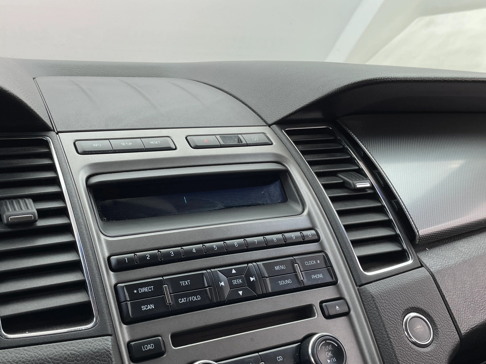 Thumbnail: 2011 Ford Taurus - 4