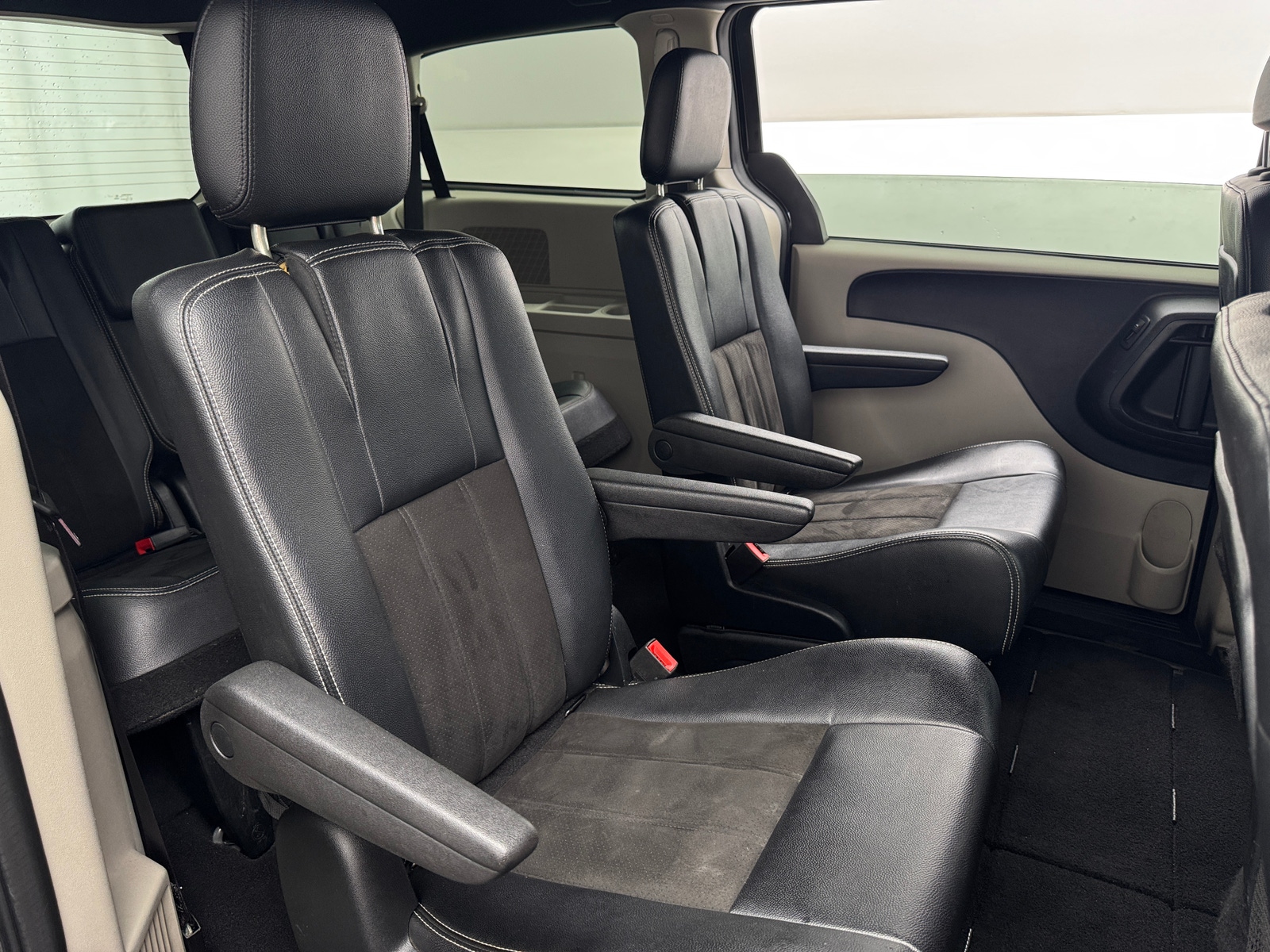 Thumbnail: 2020 Dodge Grand Caravan - 5