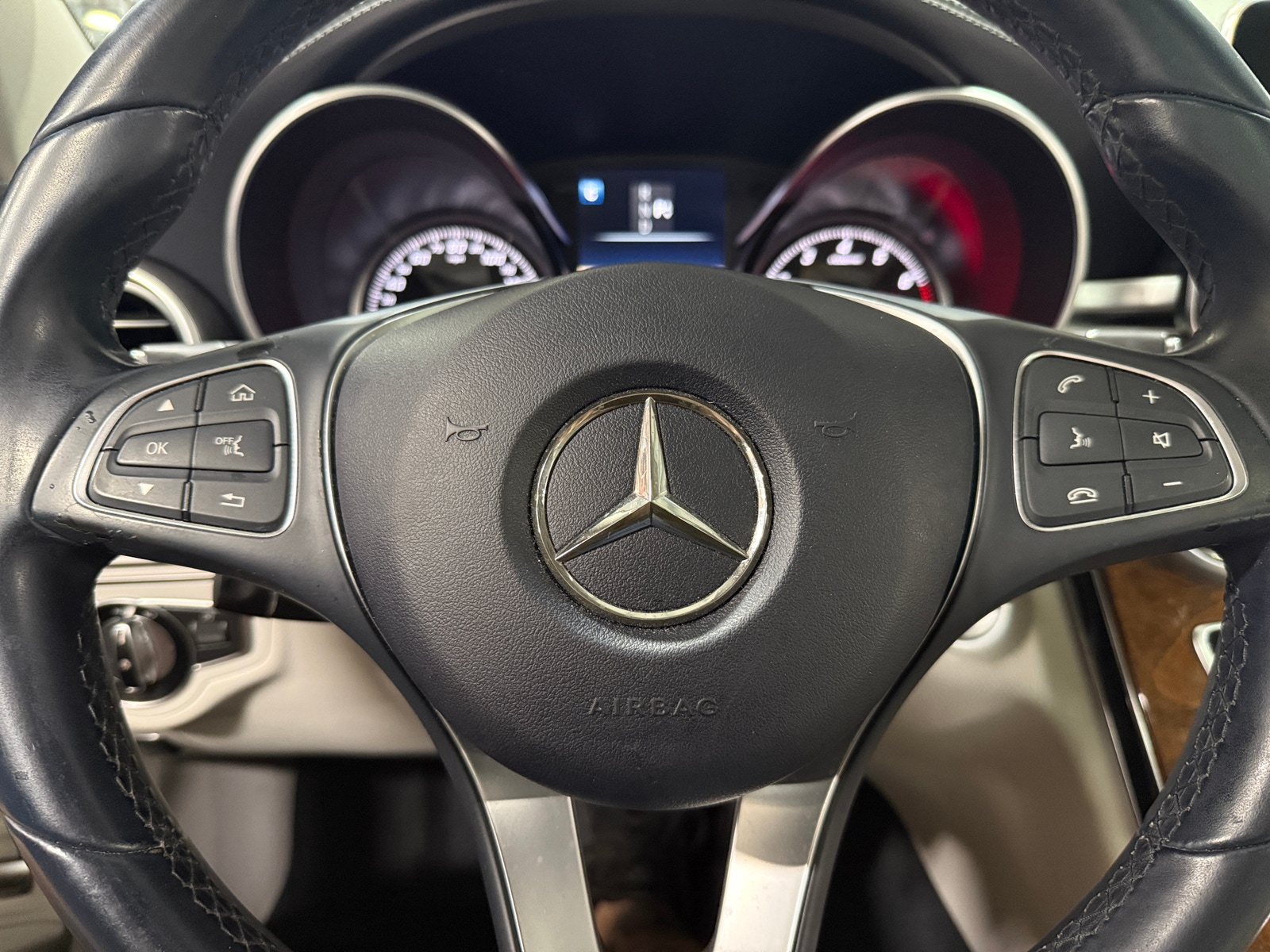 Thumbnail: 2016 Mercedes-Benz C-Class - 4