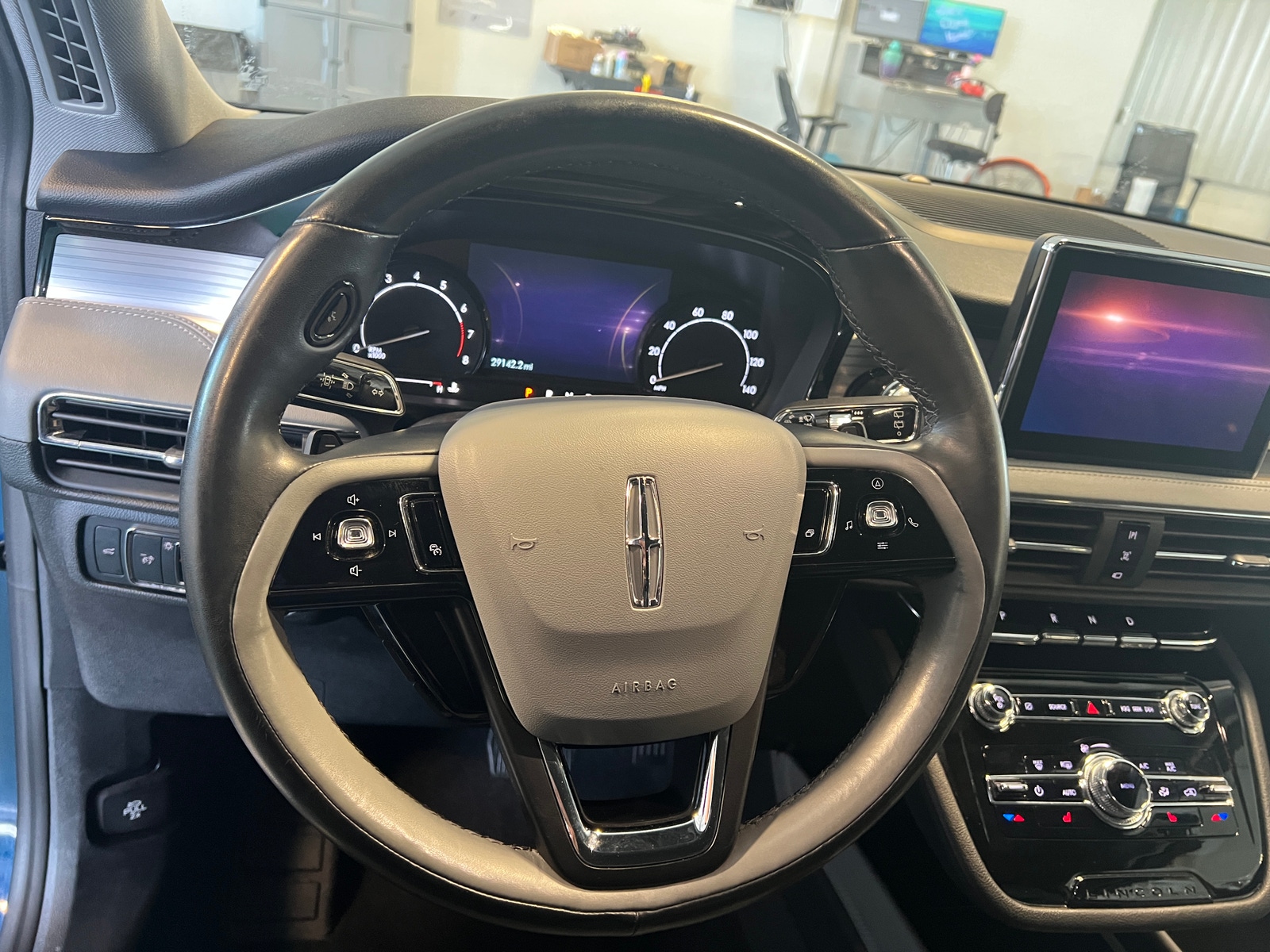 Thumbnail: 2020 Lincoln Corsair - 4
