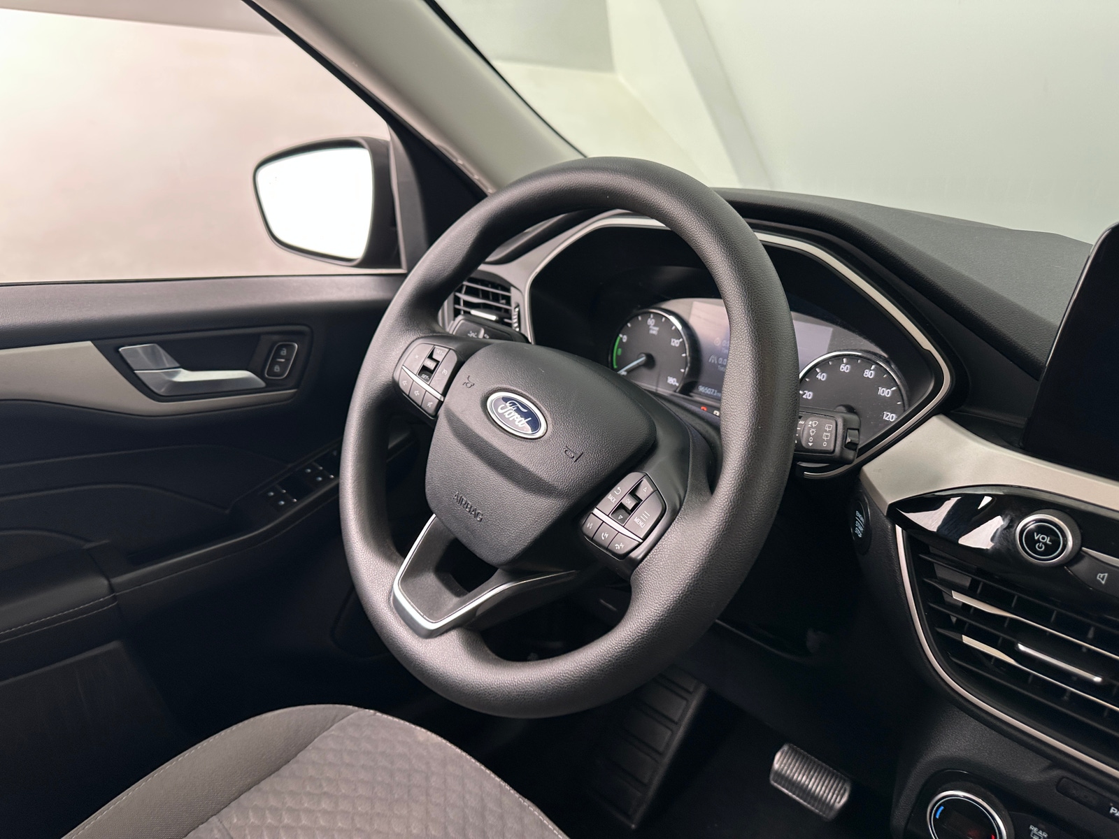 Thumbnail: 2021 Ford Escape - 5