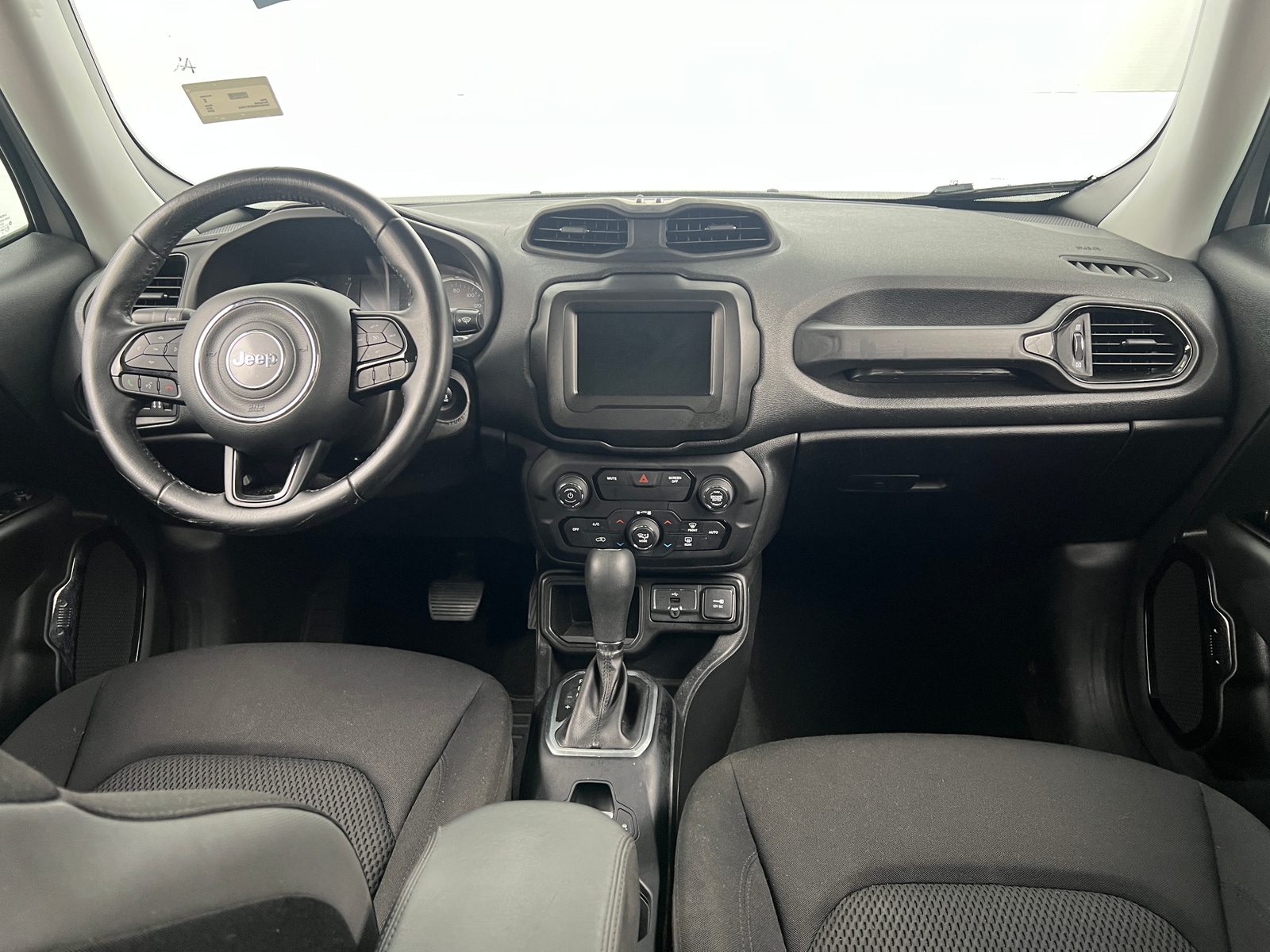 Thumbnail: 2019 Jeep Renegade - 3