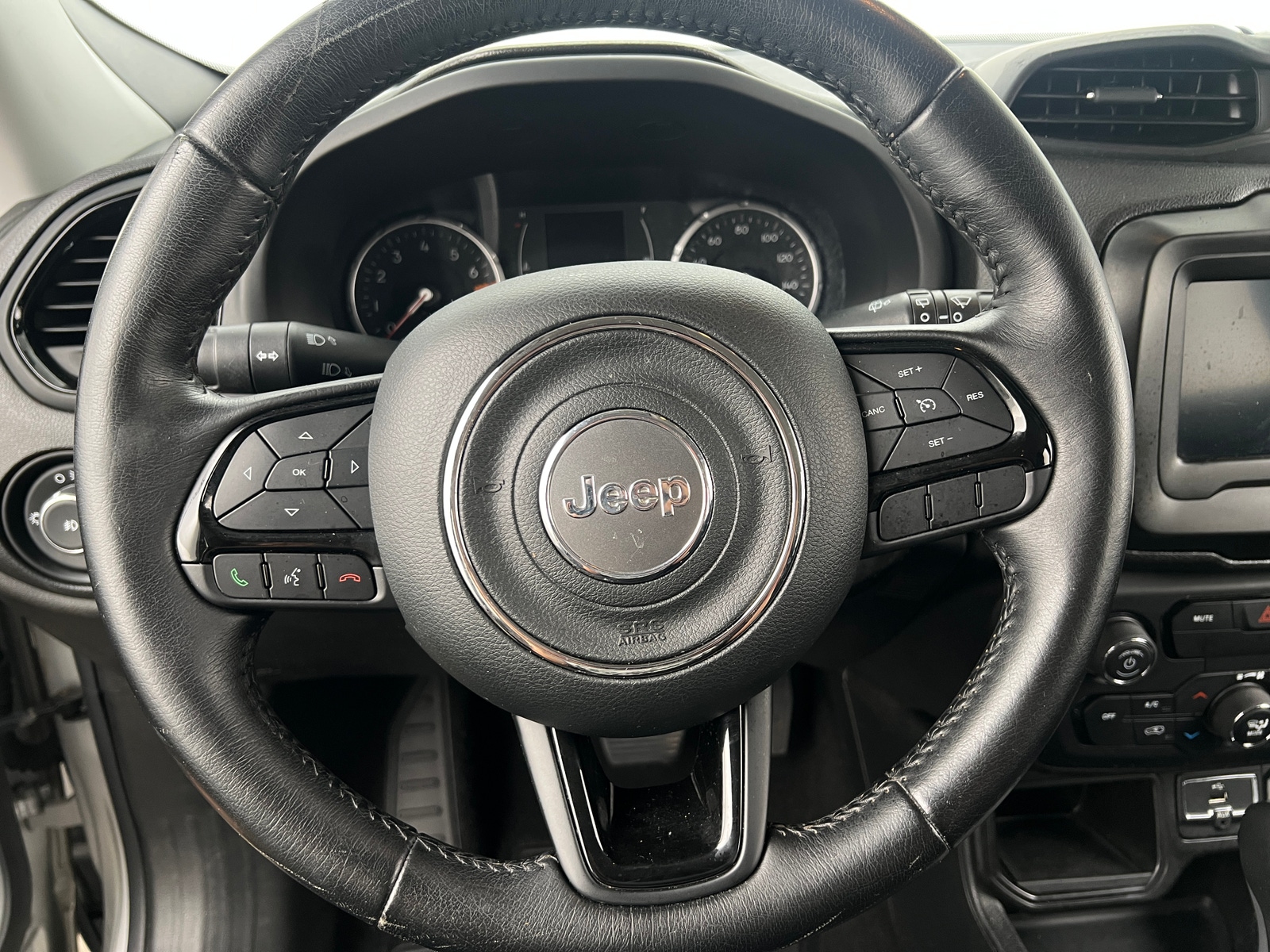 Thumbnail: 2019 Jeep Renegade - 5