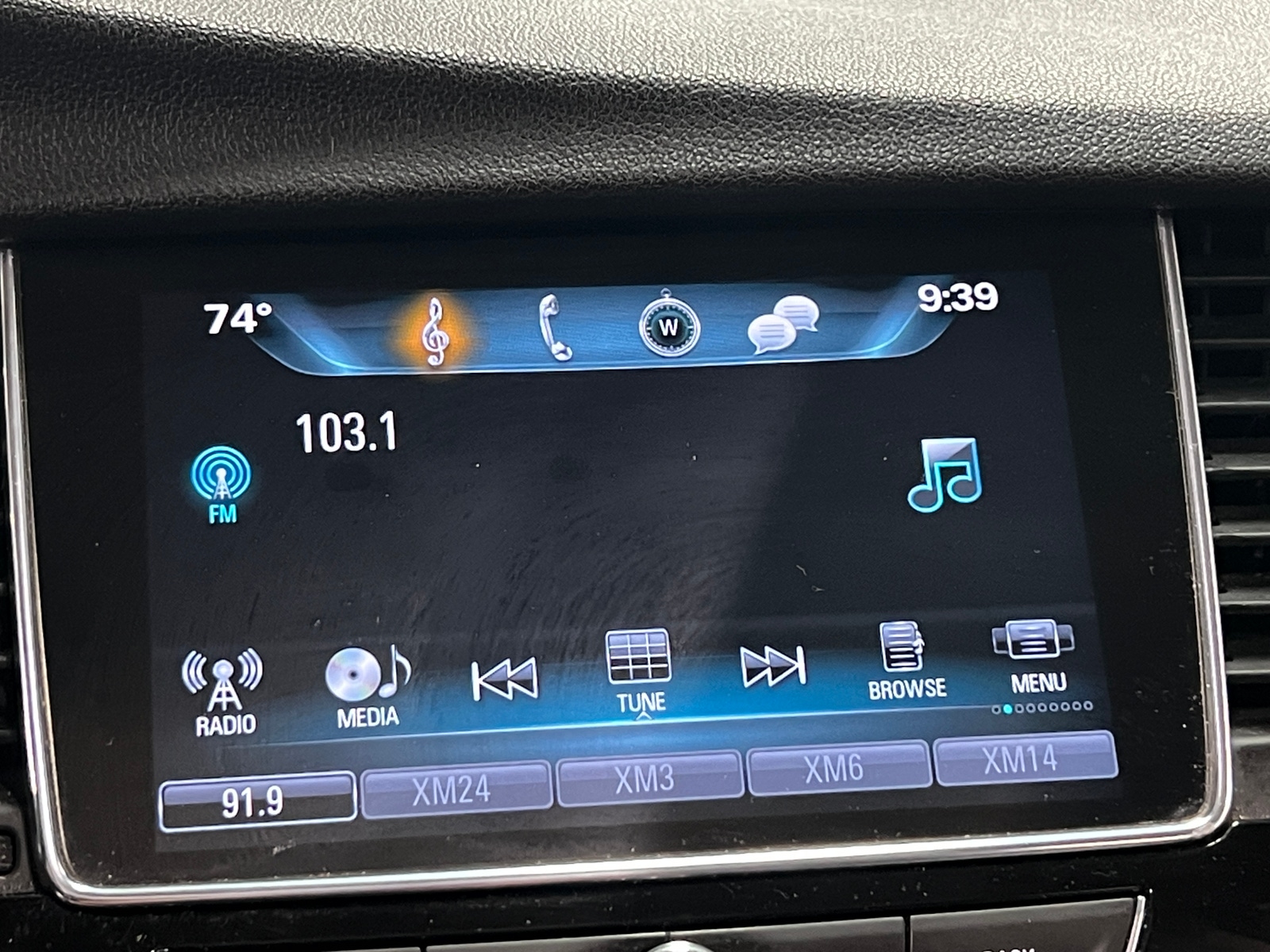 Thumbnail: 2018 Buick Encore - 3