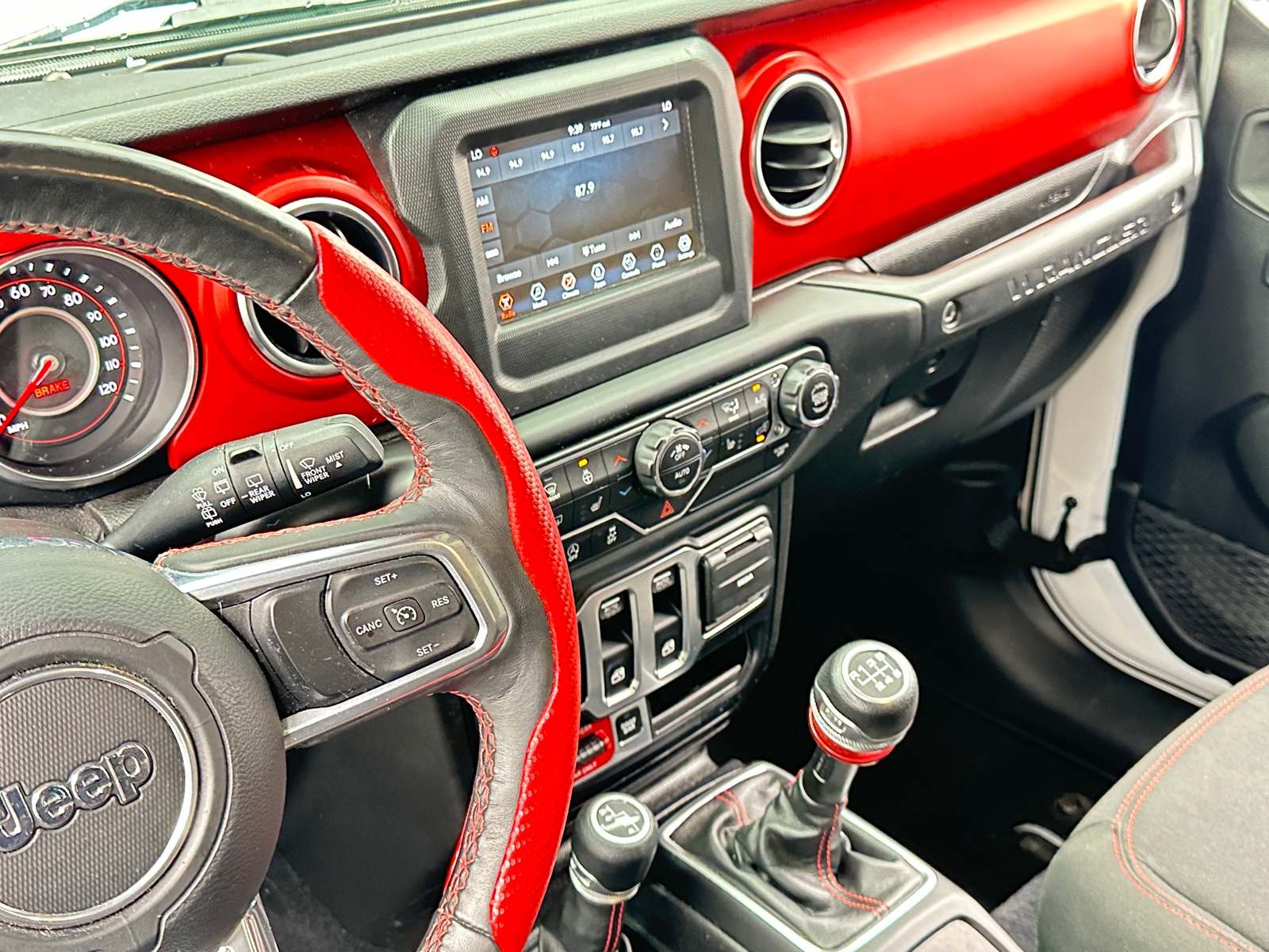 Thumbnail: 2019 Jeep Wrangler - 3
