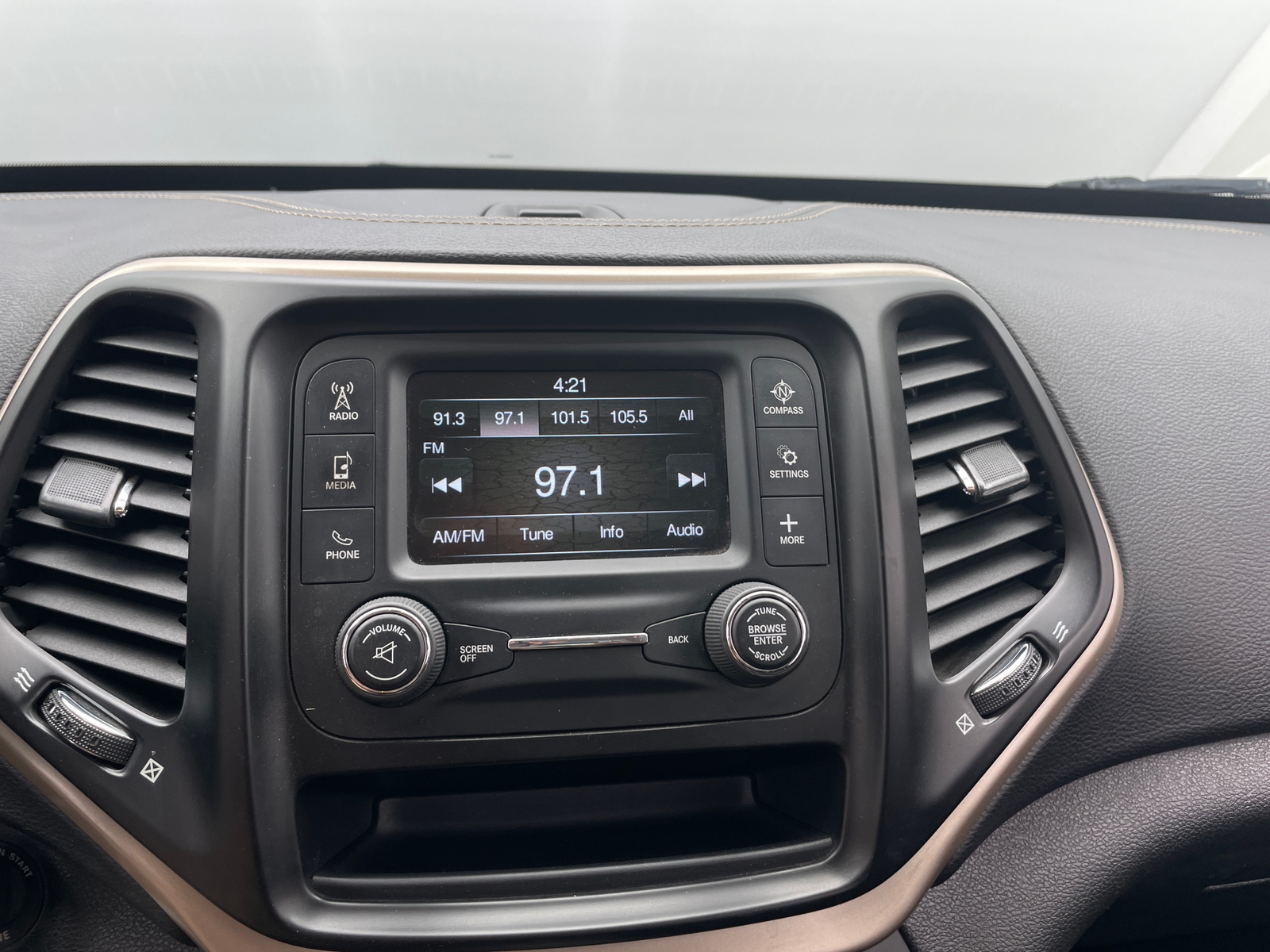 Thumbnail: 2015 Jeep Cherokee - 4